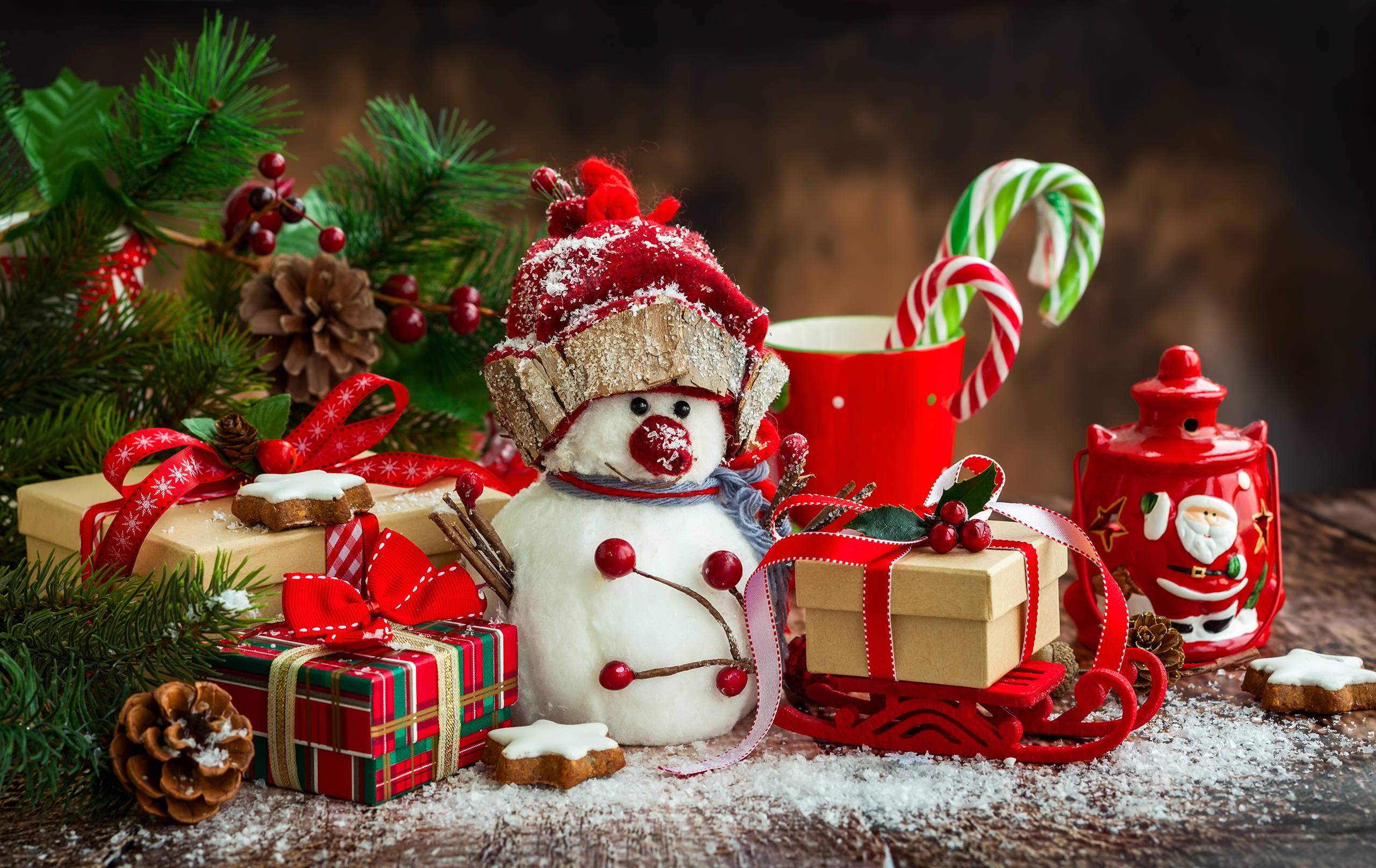 Munting Snowman na may Regalong Pasko Wallpaper