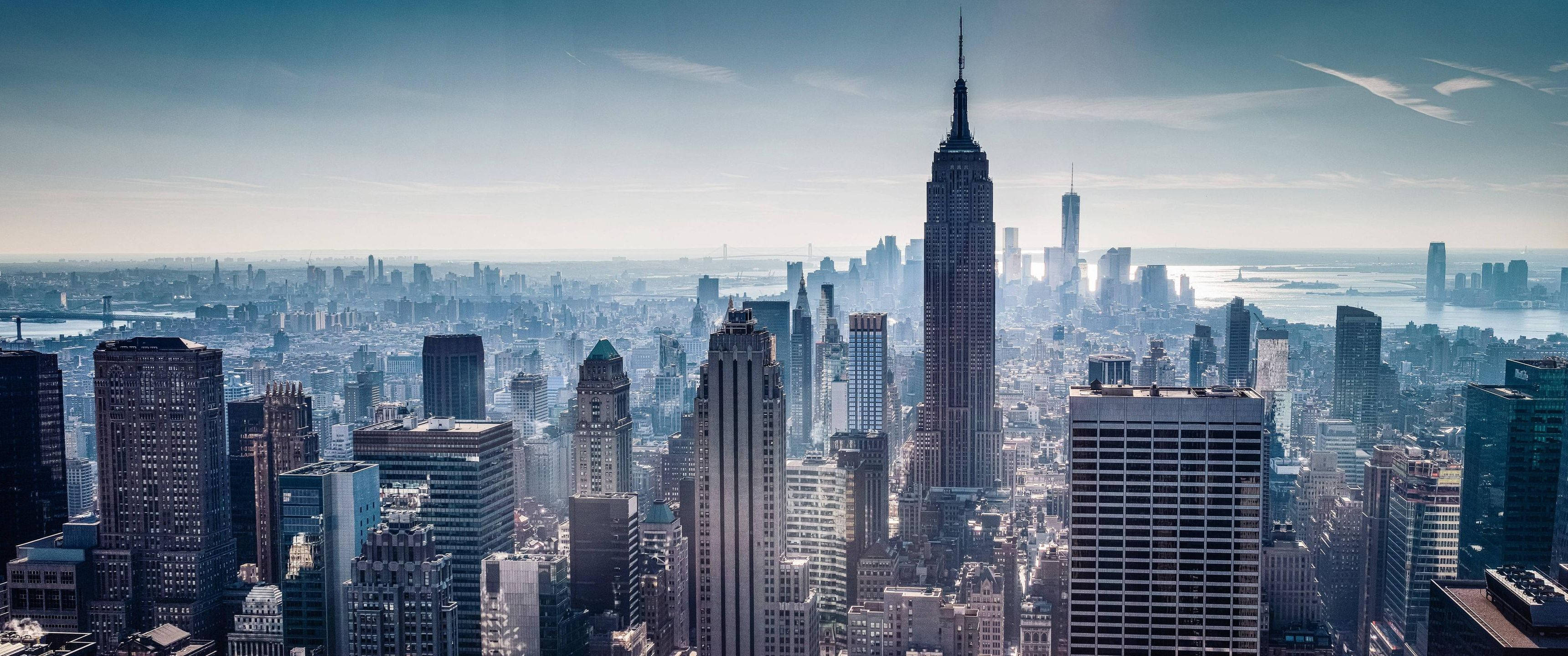 Nag-eenjoy ng Cityscape ng New York sa isang 3440x1440 na Resolusyon Wallpaper