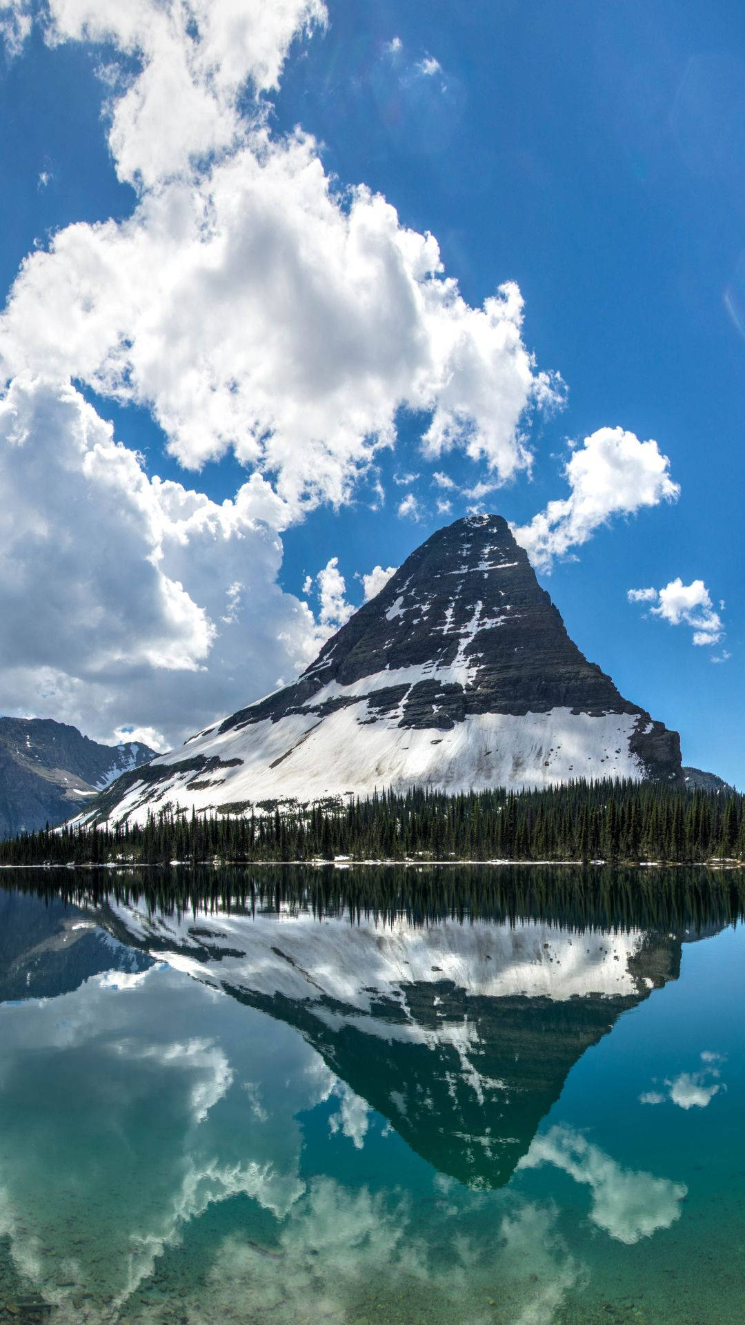 Nag-iisang Bundok sa Glacier National Park Wallpaper