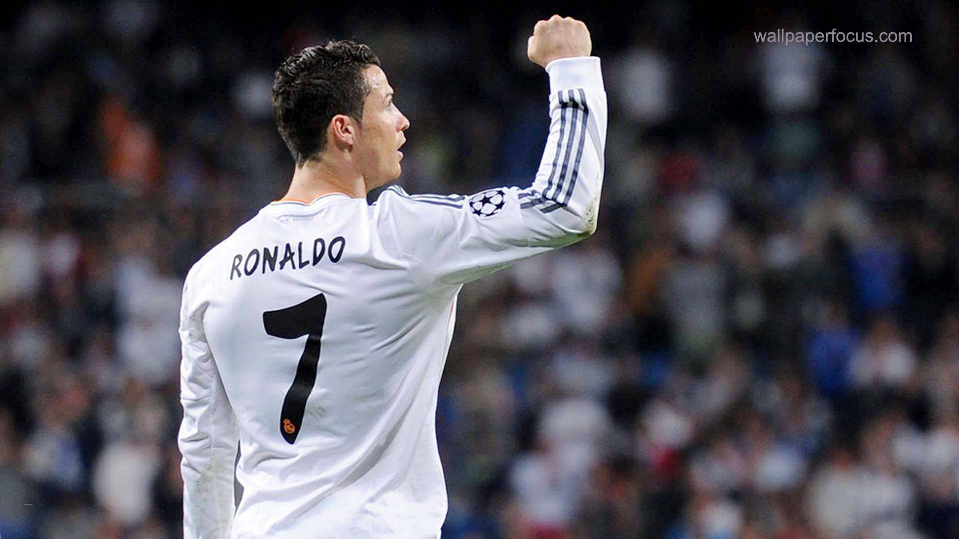 Nagdiwang si Cristiano Ronaldo matapos makaiskor ng goal. Wallpaper