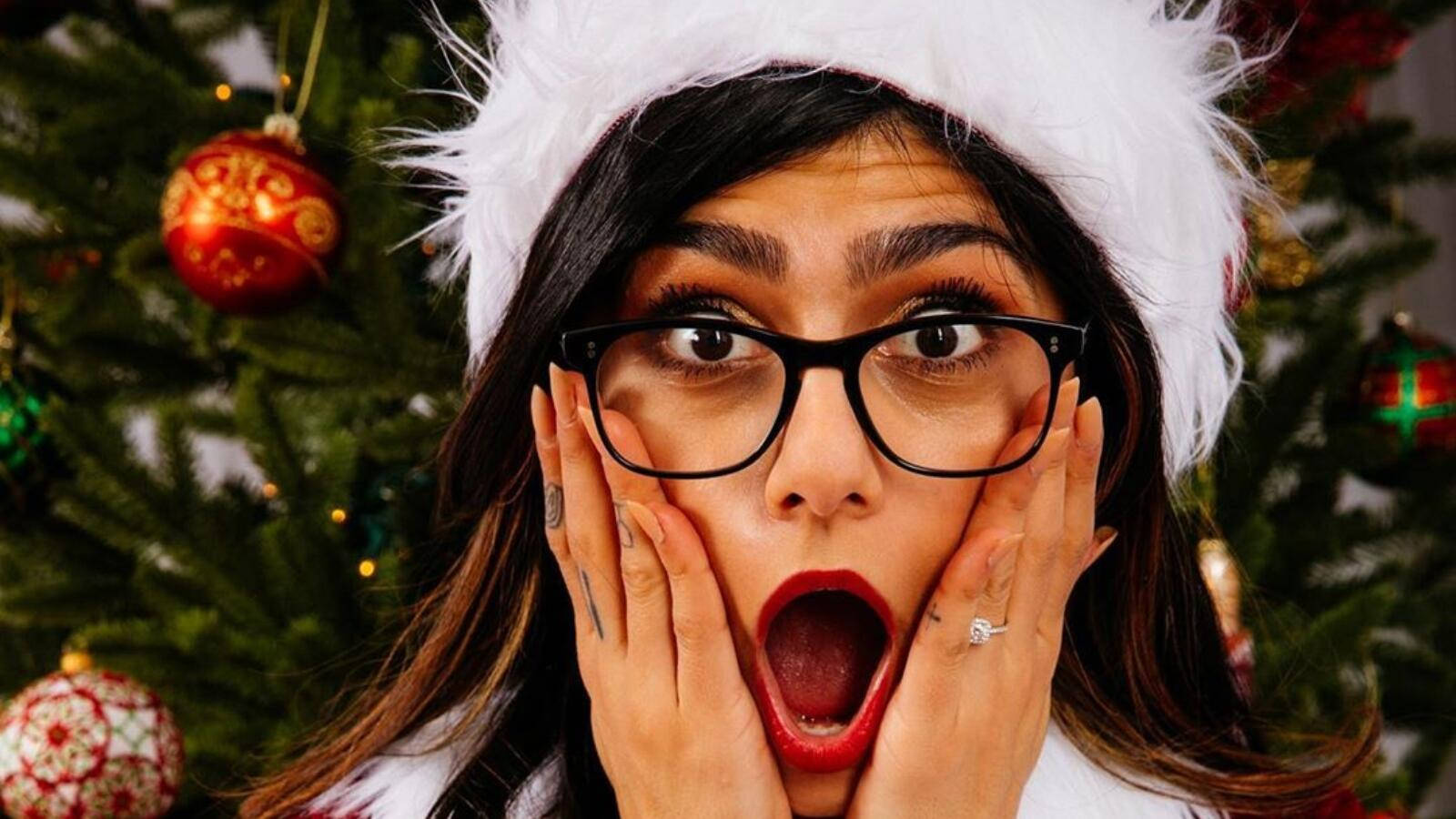 Nagulat na Larawan ni Mia Khalifa Wallpaper