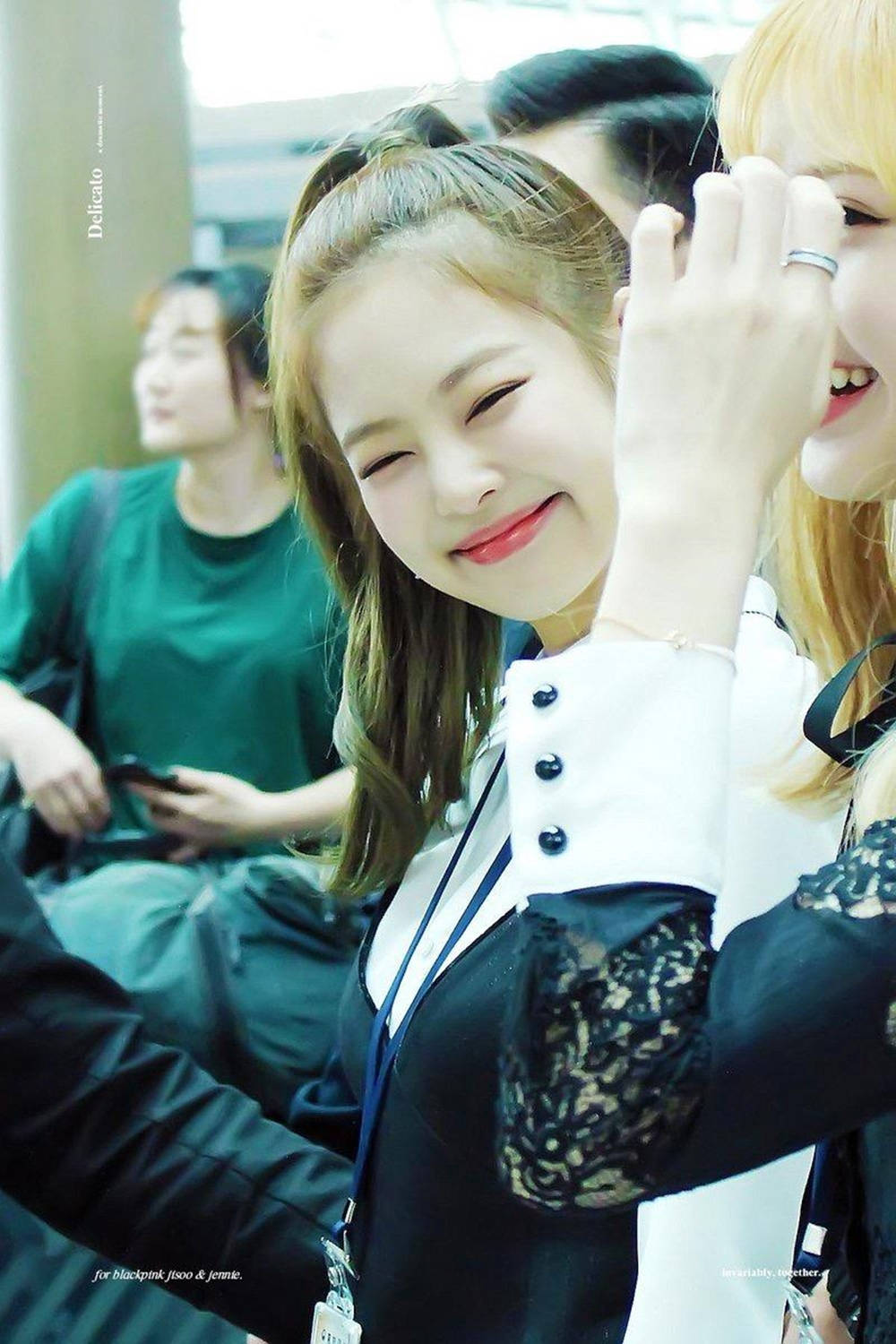 Nakaka-cute na Si Jennie ng Blackpink na May Matsambong Mukha Wallpaper