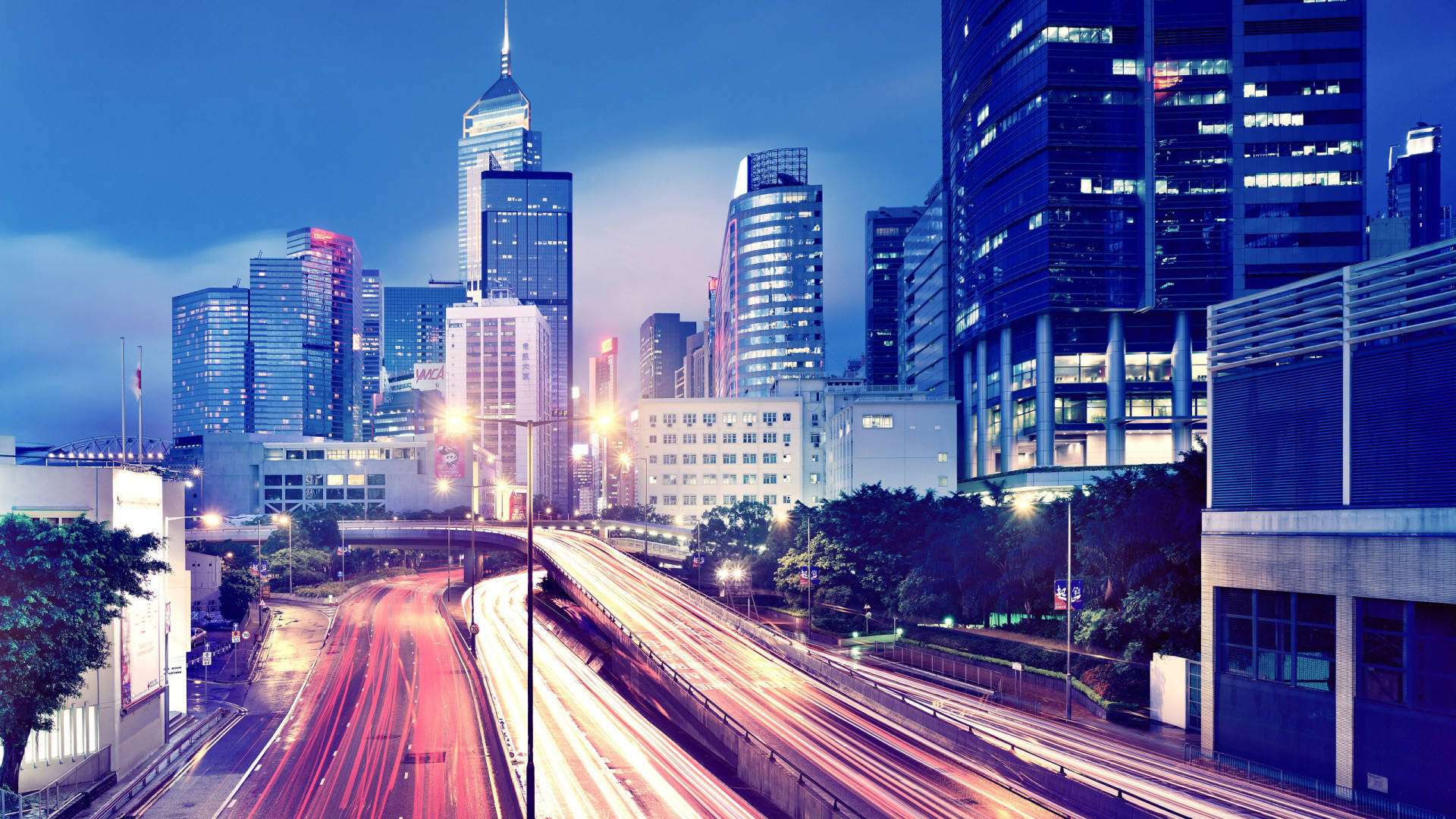 Nakakaakit na Tanaw ng Masiglang Highway ng Jakarta Wallpaper