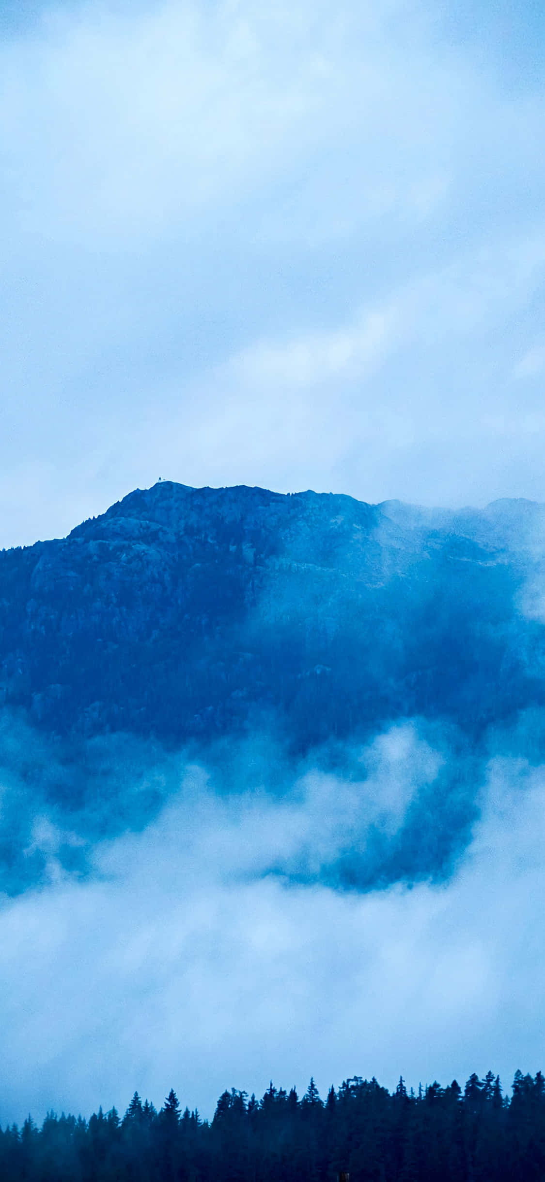 Nakamamang Bulubundukin Landscape sa iPhone X Wallpaper