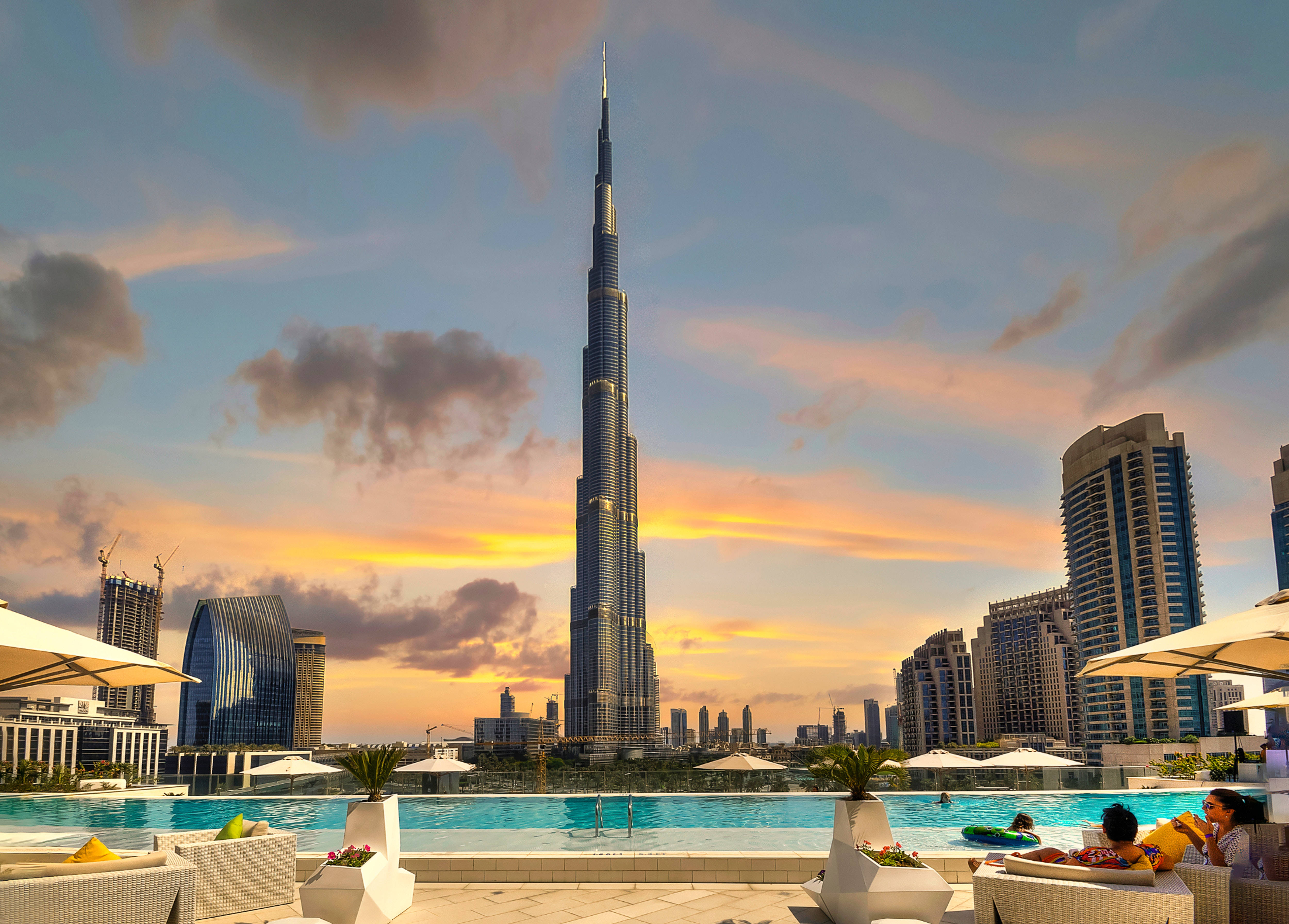 Nakamamanghang Burj Khalifa sa Dubai Wallpaper