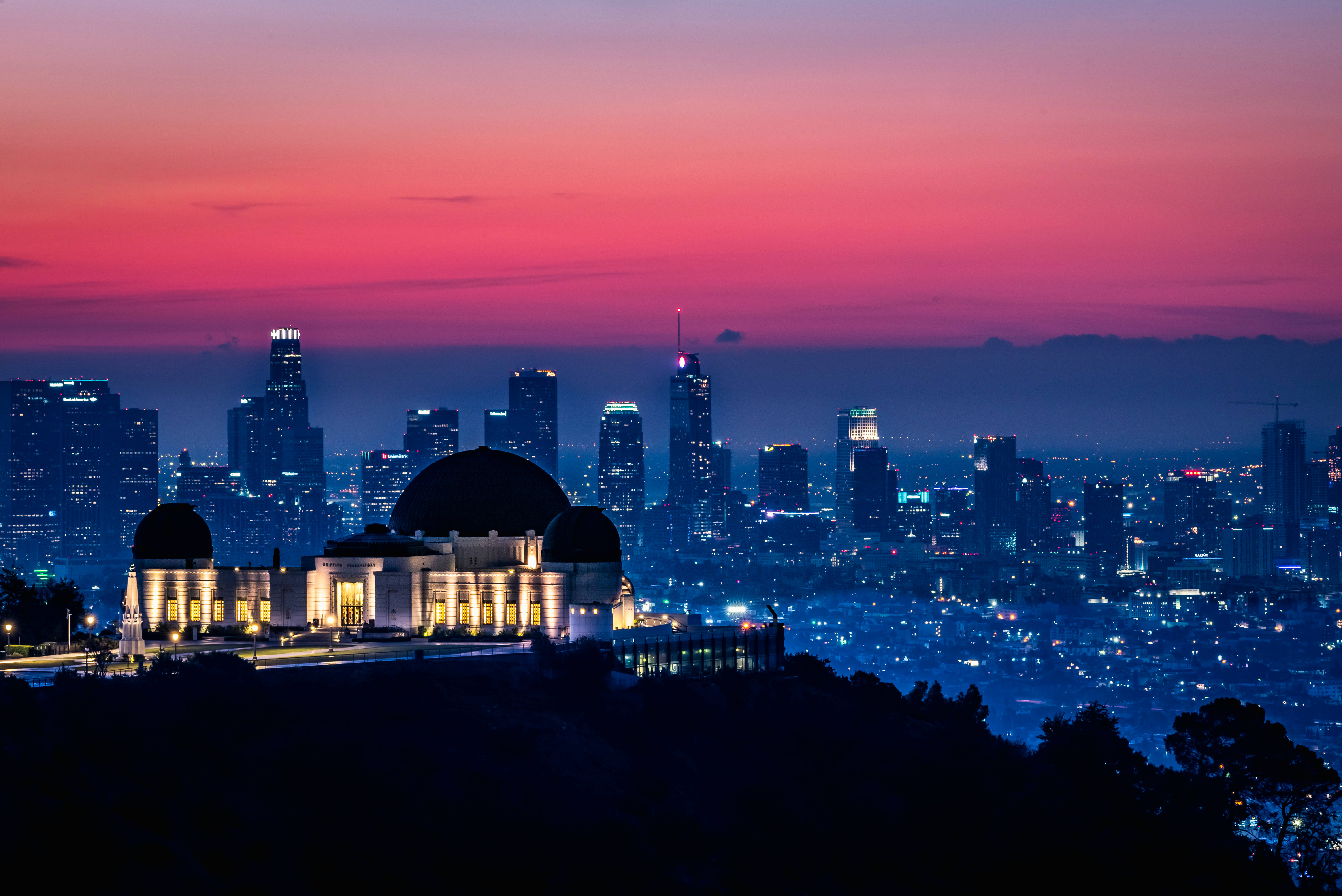 Nakamamanghang Paglubog ng Araw sa Los Angeles mula sa Griffith Observatory Wallpaper