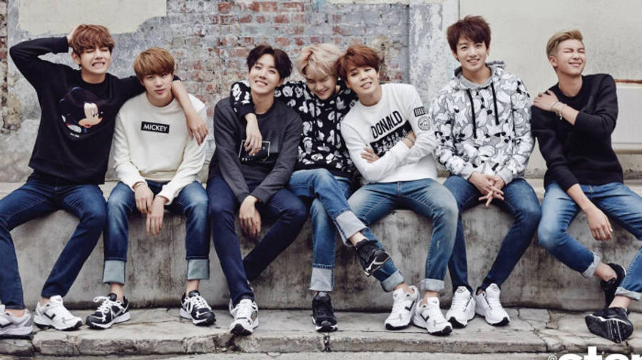 Nakatuon sa Musika - BTS BangtanTV Wallpaper
