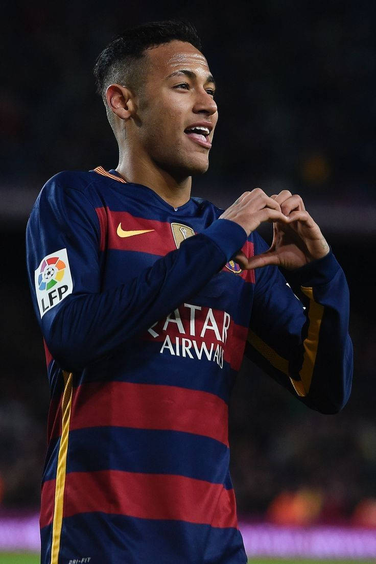 Nalampasan ni Neymar ang mga Kalaban gamit ang Heart-Hand Symbol Wallpaper