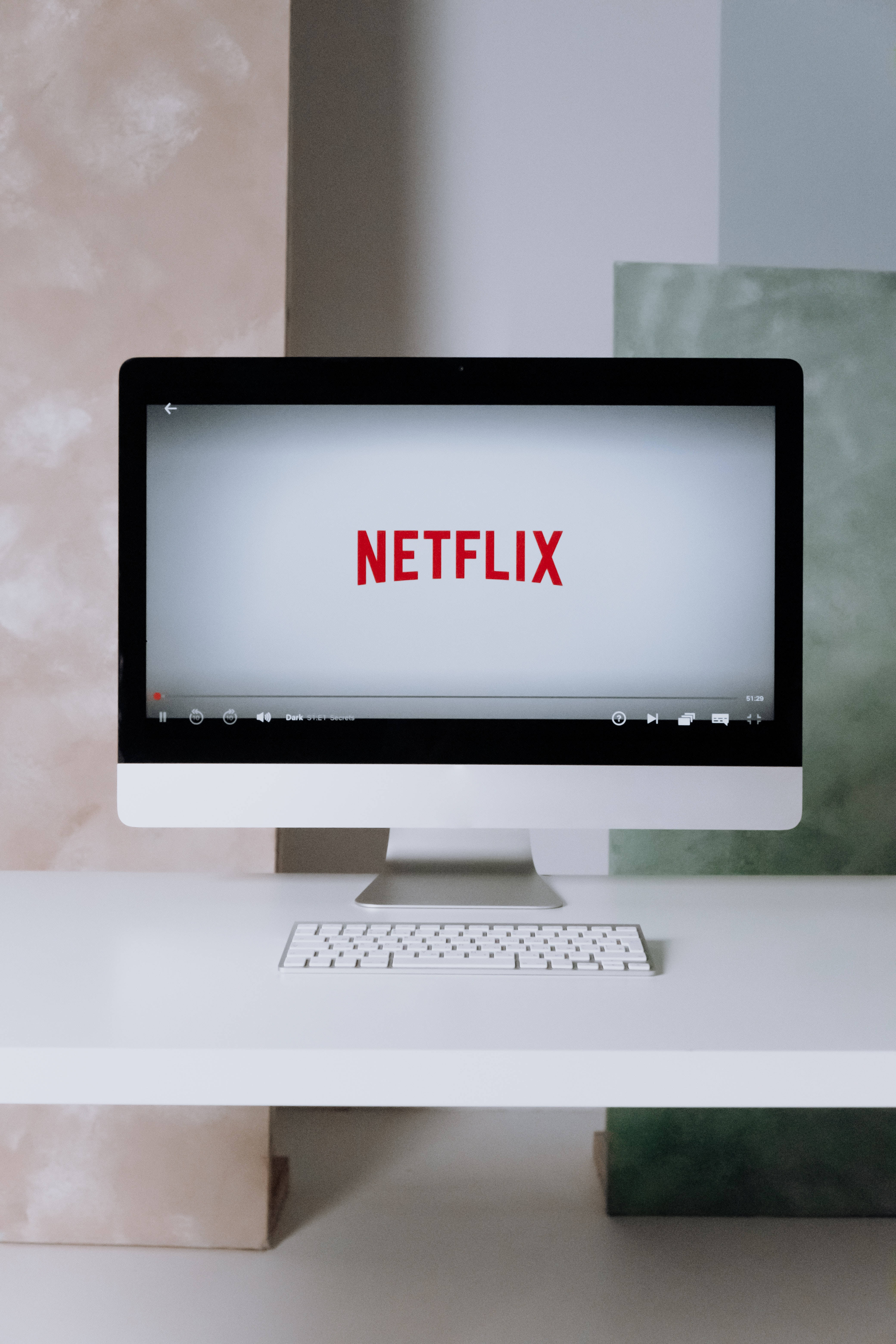 Netflix sa Computer Screen Wallpaper
