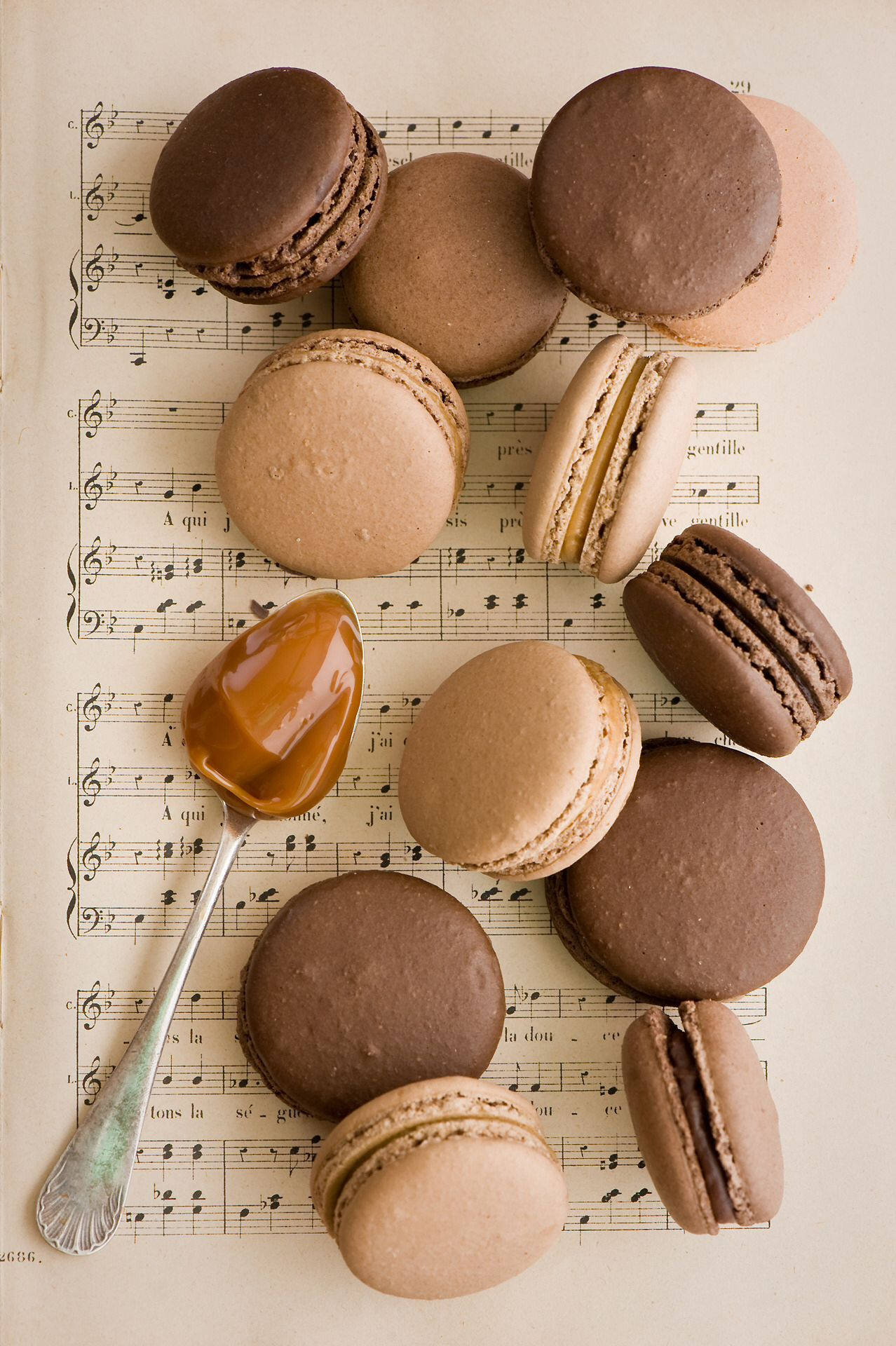 Neutral na iPhone Macaroons Wallpaper
