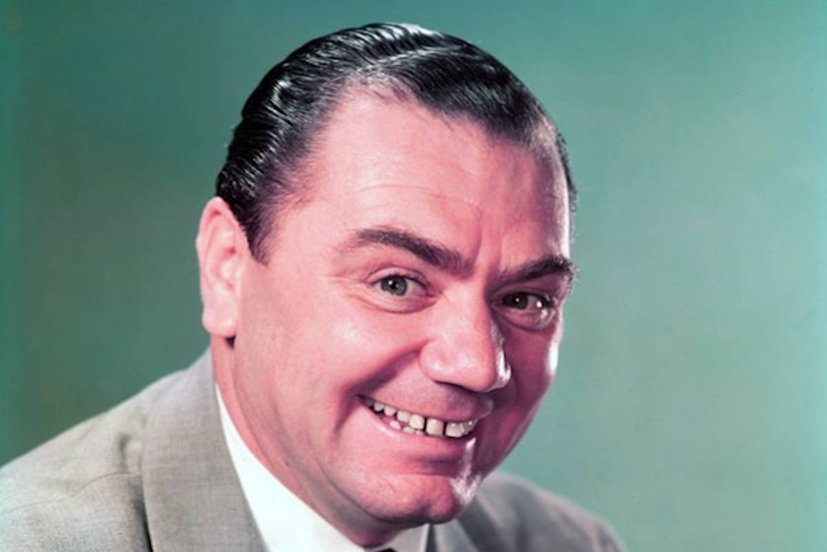 Ngiting Cheshire Cat ni Ernest Borgnine Wallpaper