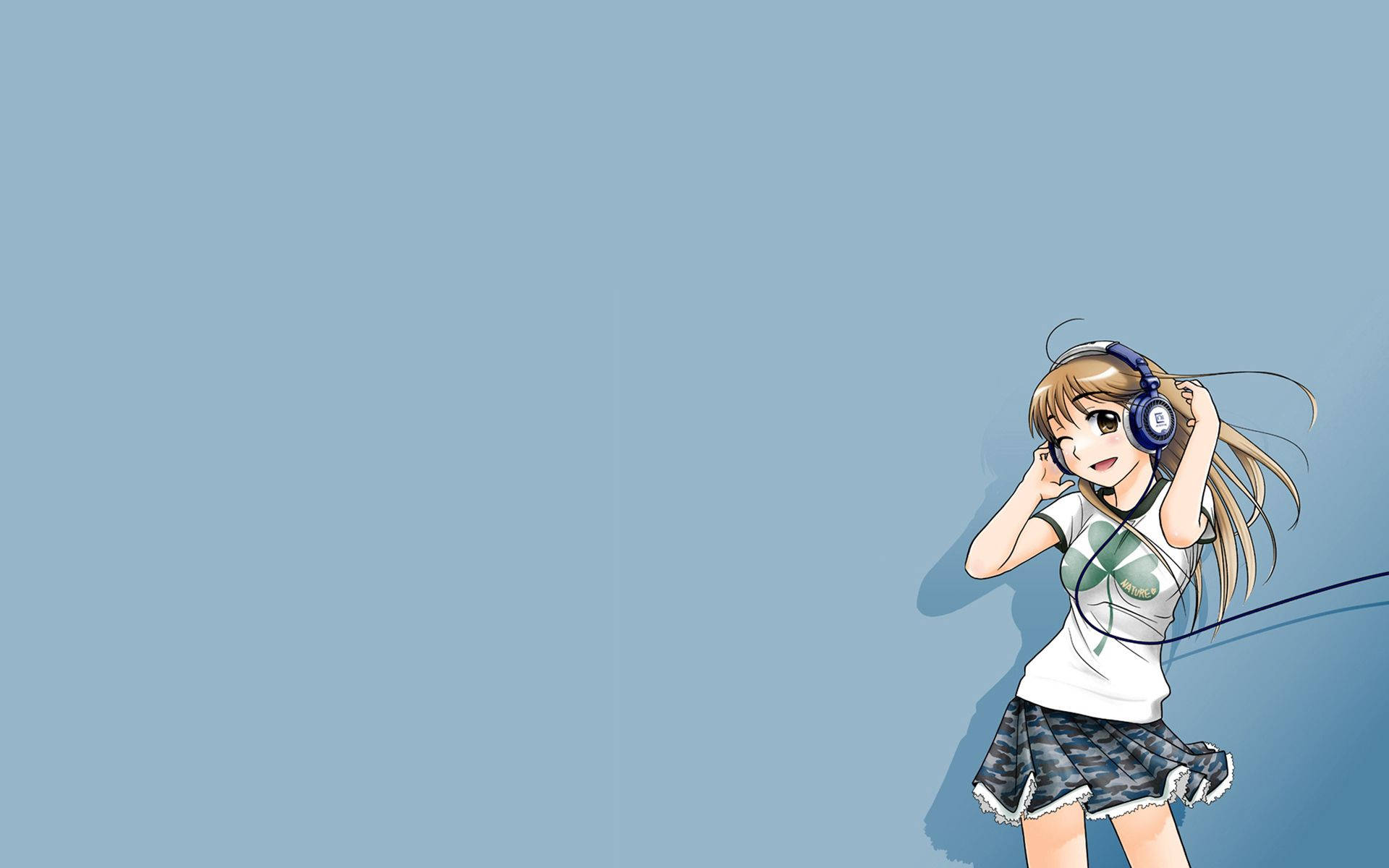 Ngumiti ang isang teenage anime girl habang nakikinig sa kanyang mga paboritong kanta. Wallpaper