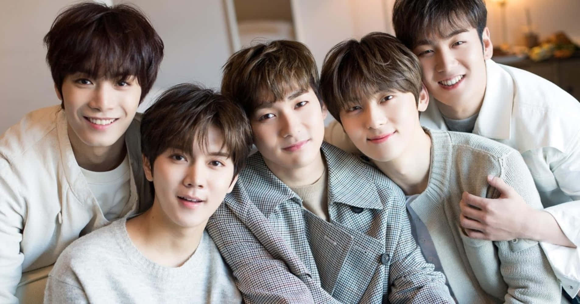 NU'EST Music Band sa Konsiyerto Wallpaper