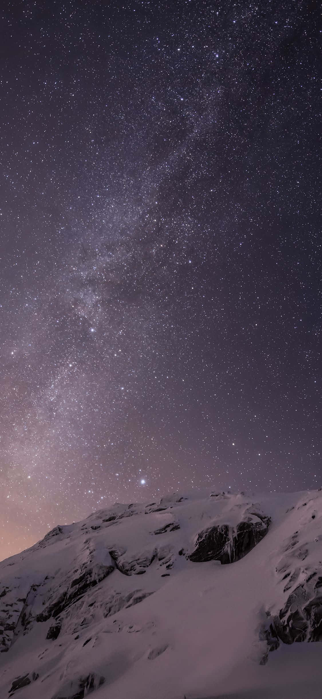 Orihinal na iPhone 5s Bundok Gabing Langit Wallpaper