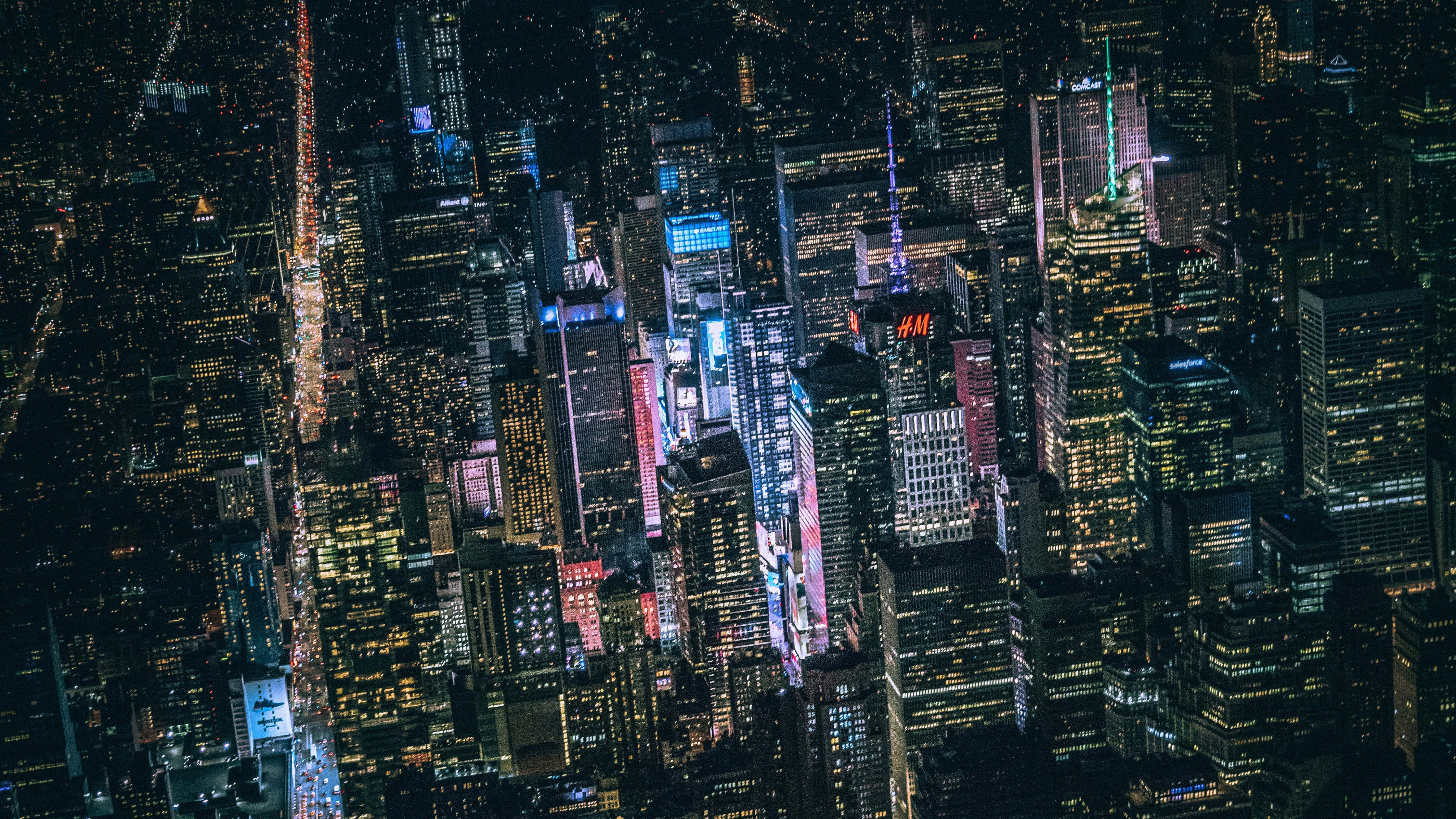 Paggalugad sa masalimuot na kalaliman ng Dark City Wallpaper