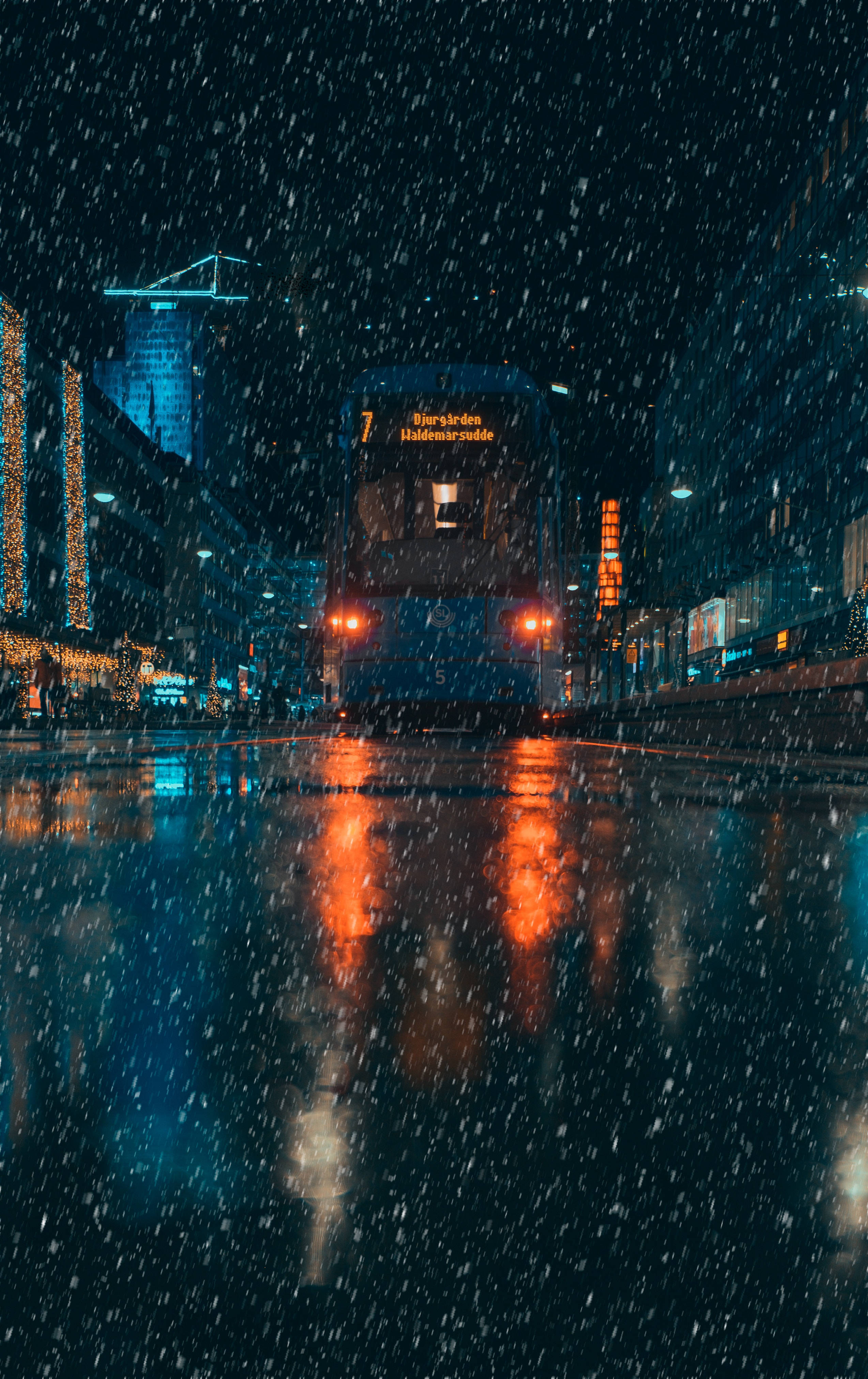 Pagko-mute sa Gabing Ulan Wallpaper
