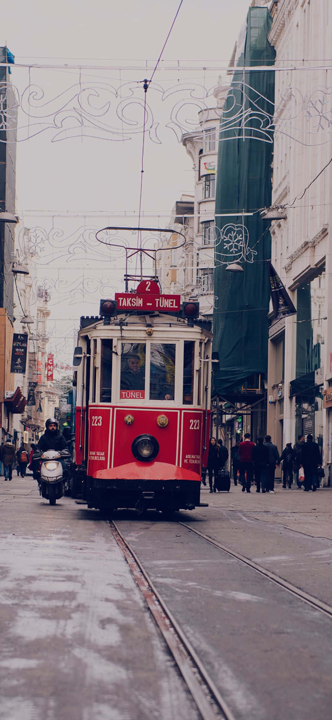 Paglalakbay sa Tram ng Istanbul Turkey Phone Wallpaper