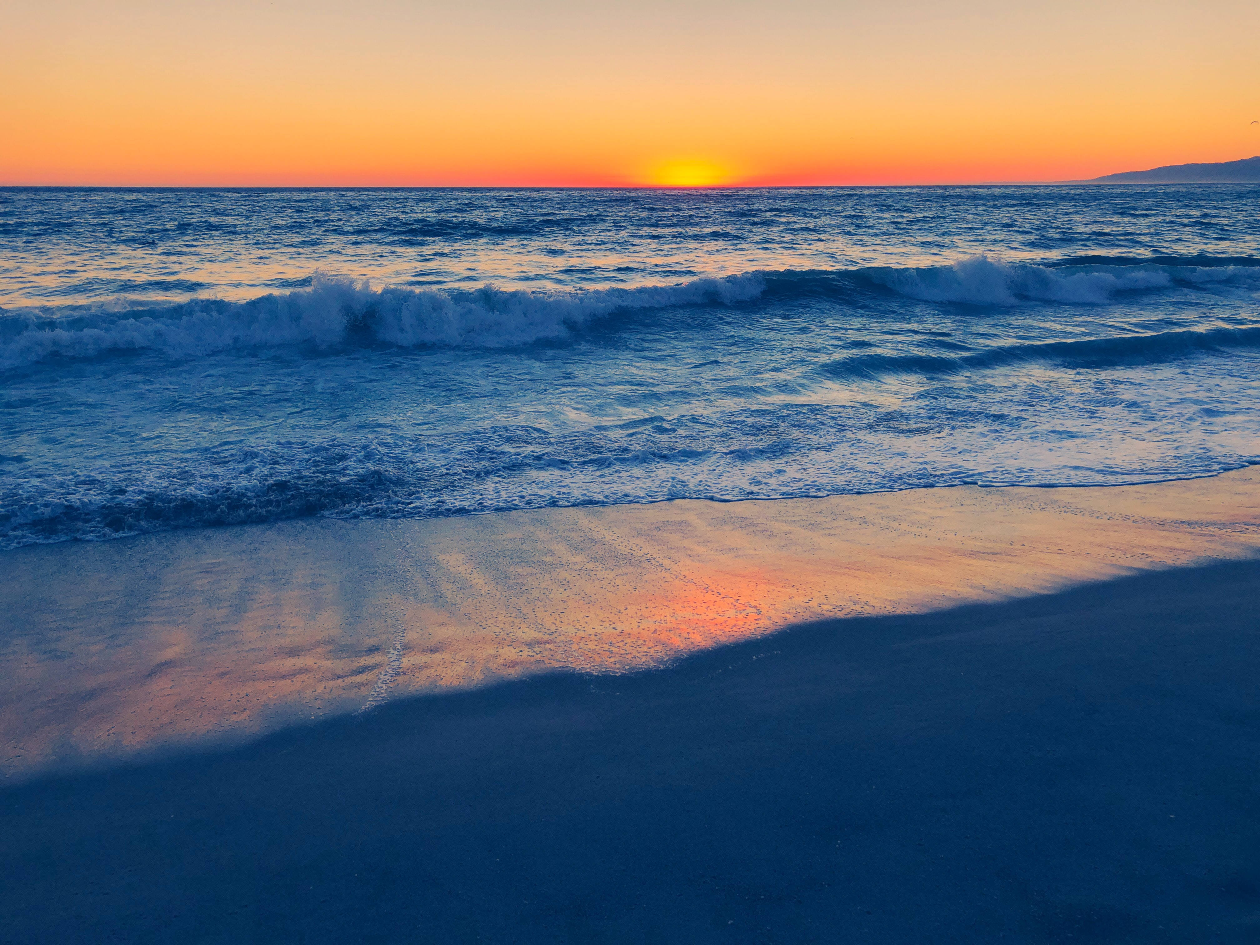 Paglubog ng Araw sa Venice Beach Los Angeles Wallpaper