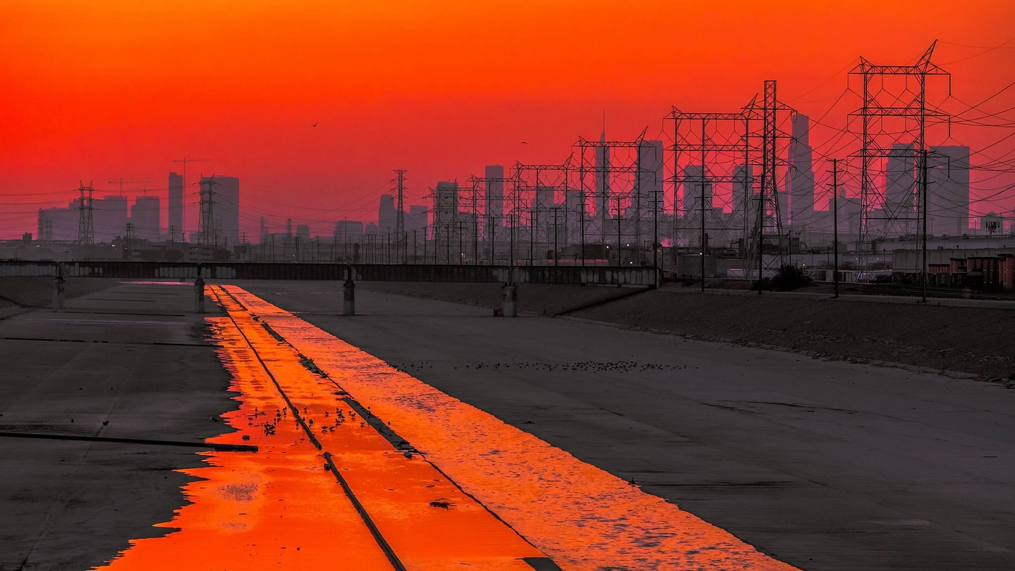 Paglubog ng Araw sa Los Angeles sa Highway Wallpaper