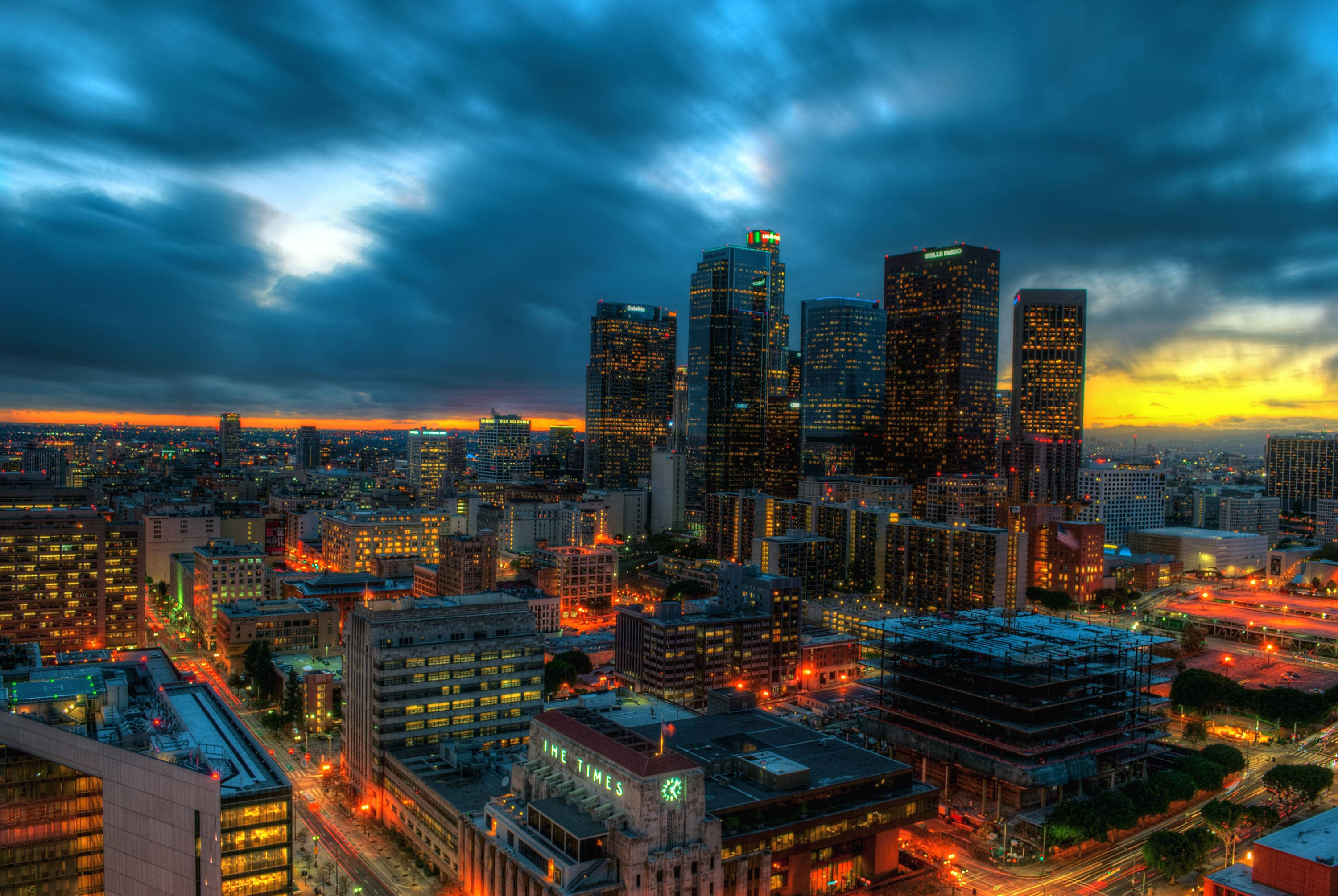 Paglubog ng Araw sa Gitnang Los Angeles Wallpaper
