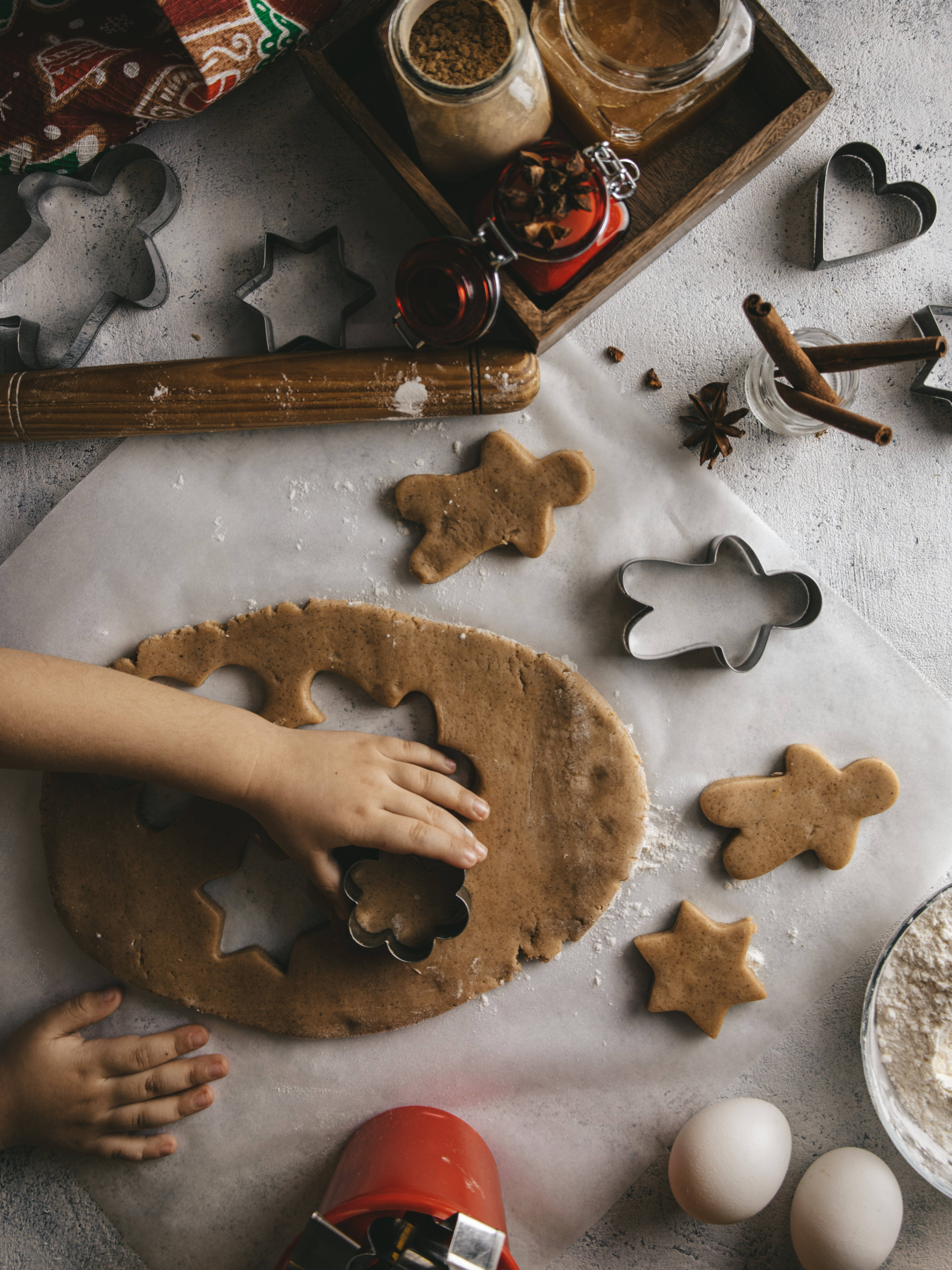 Pagluluto ng Gingerbread Cookies Wallpaper