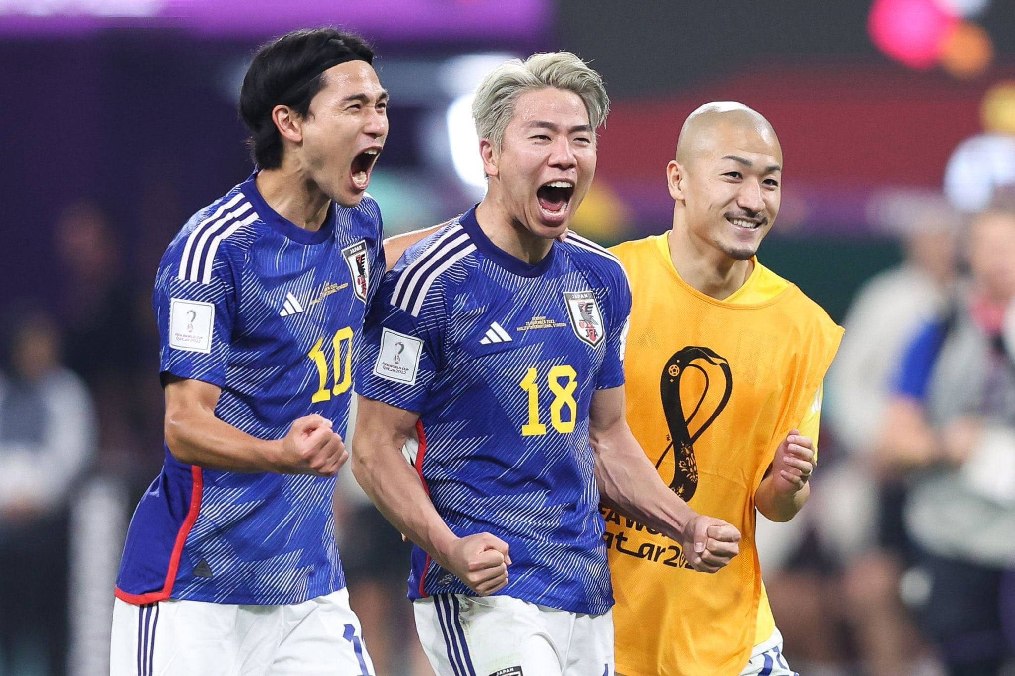 Pambansang Koponan ng Football ng Japan na Nagkakatuwaan Wallpaper