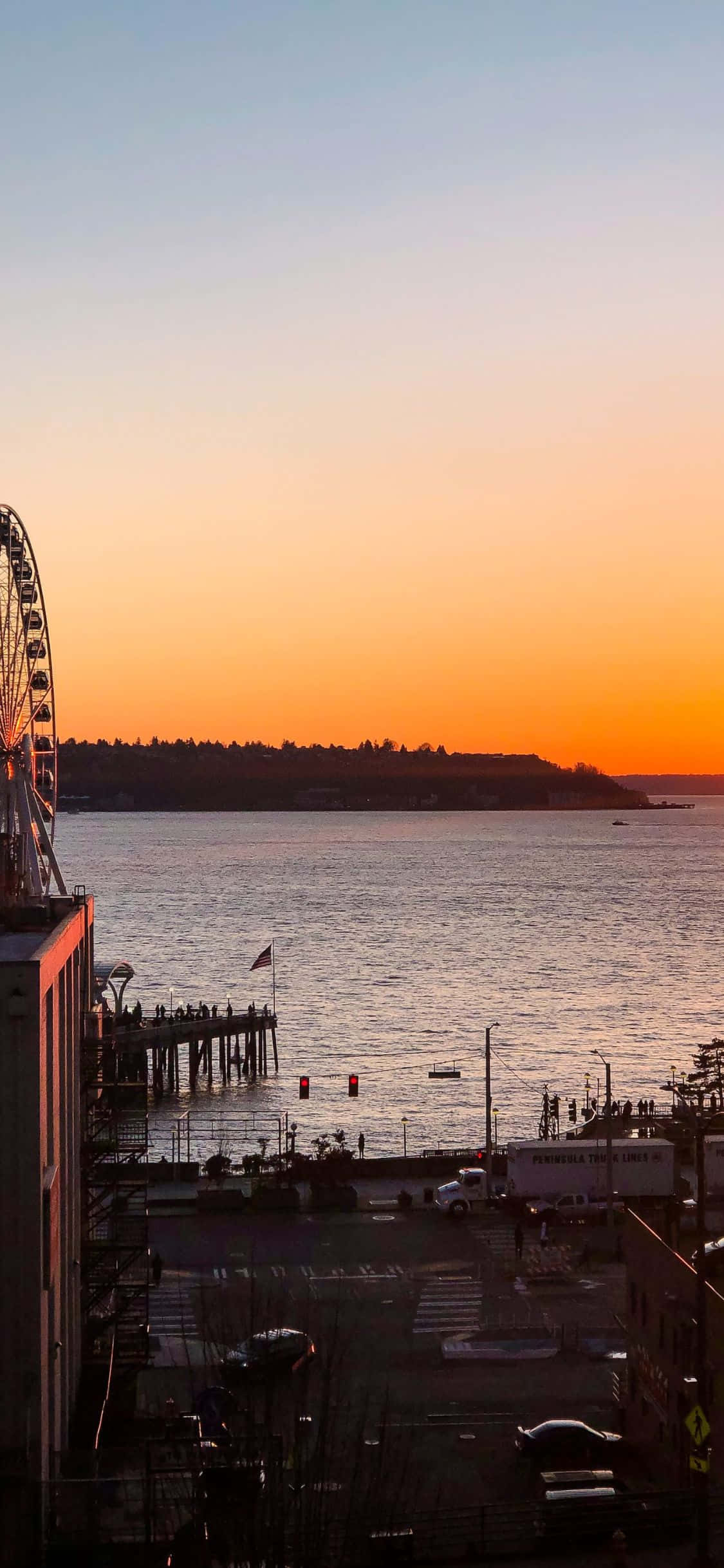 "Panoorin ang cityscape ng Seattle mula sa iyong iPhone X" Wallpaper