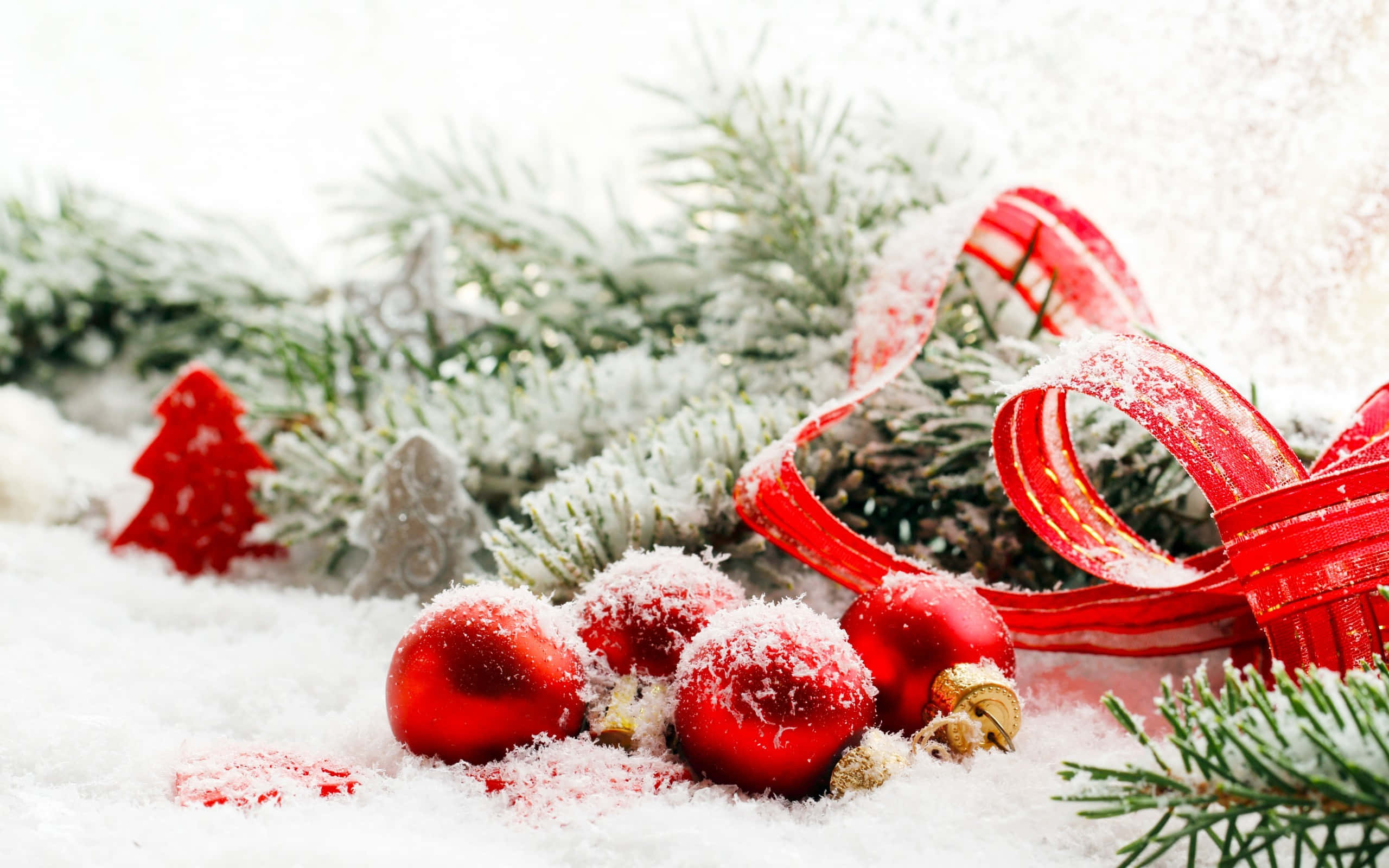 Pasiglahin ang Iyong Desktop Ngayong Pasko Wallpaper