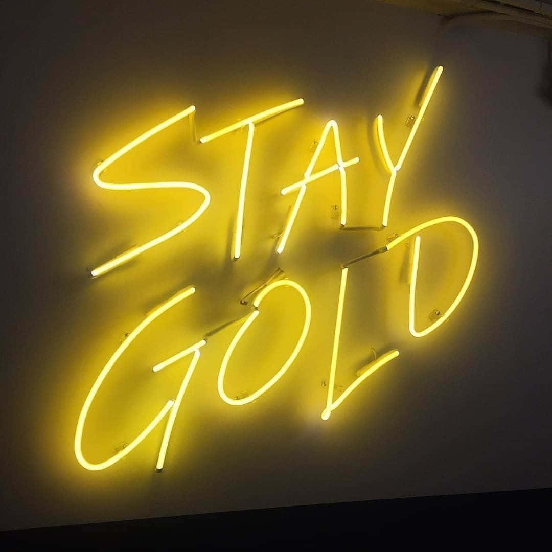 Pasiglahin gamit ang neon aesthetic lights Wallpaper