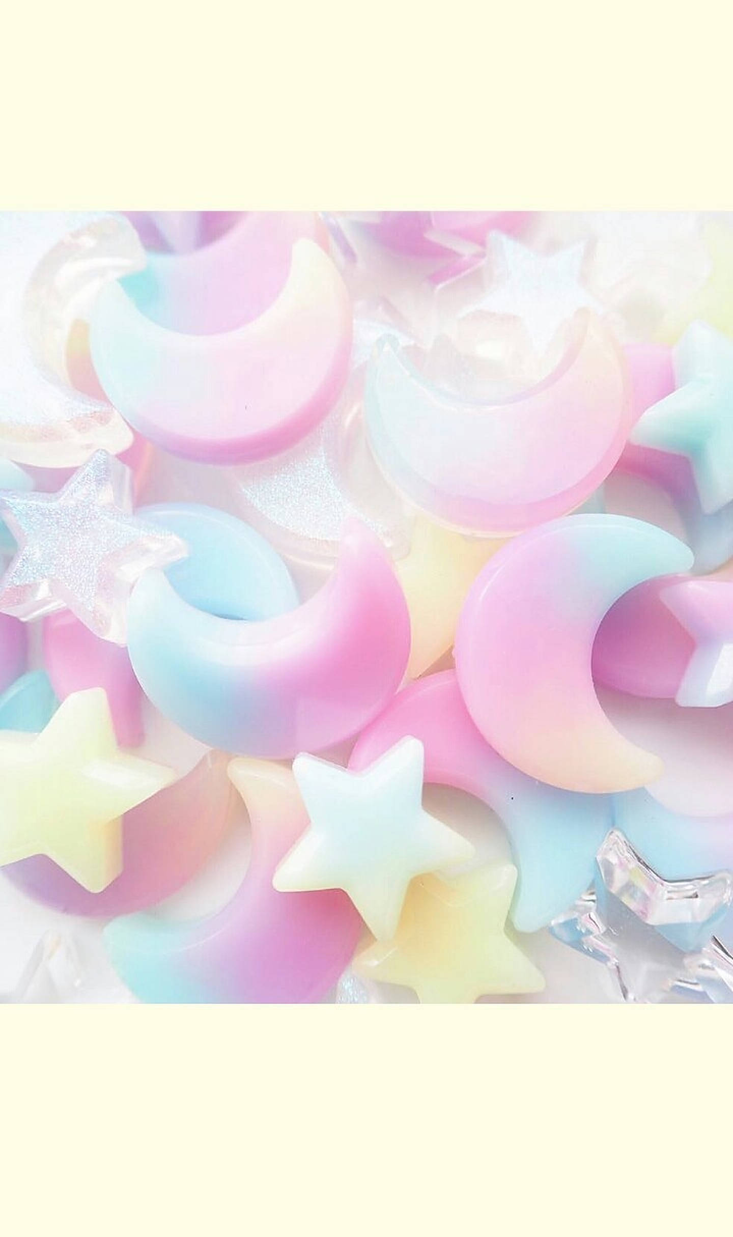 Pastel na Bahagharing Buwan at Bituing Cabochon Wallpaper