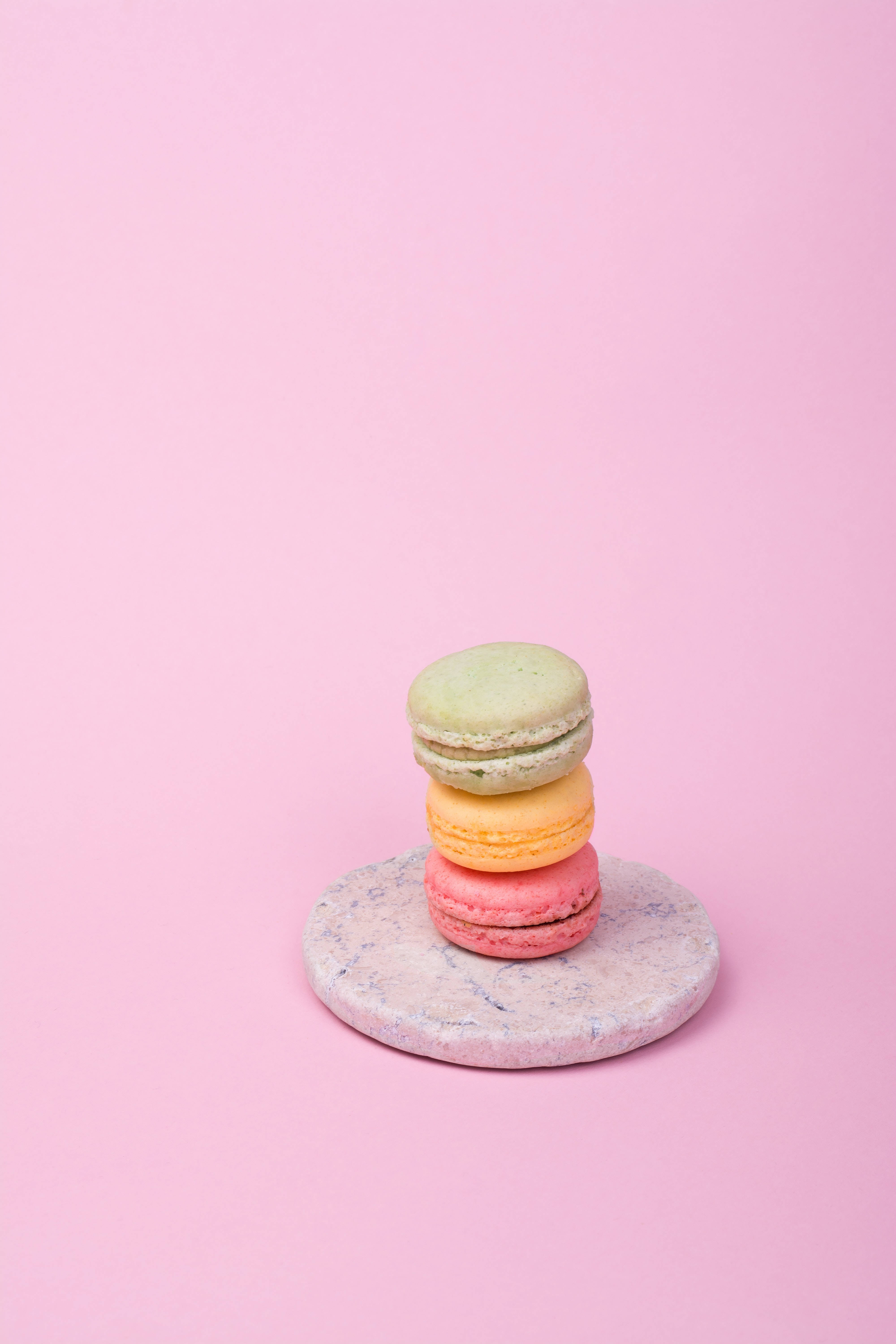 Pastel na Pink na Macaroons para sa iPhone Wallpaper