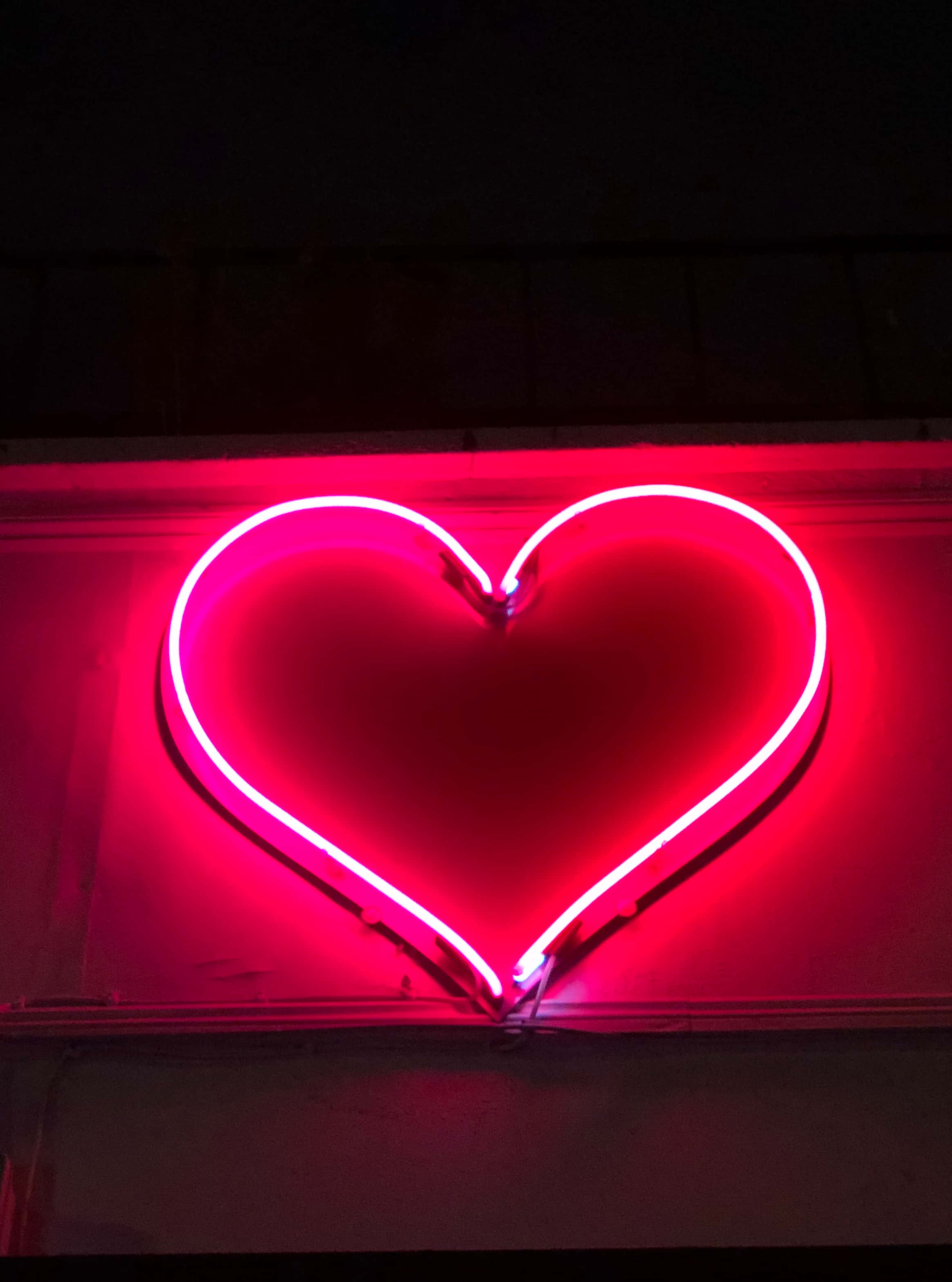 PFP na Puso sa Neon Pink Wallpaper