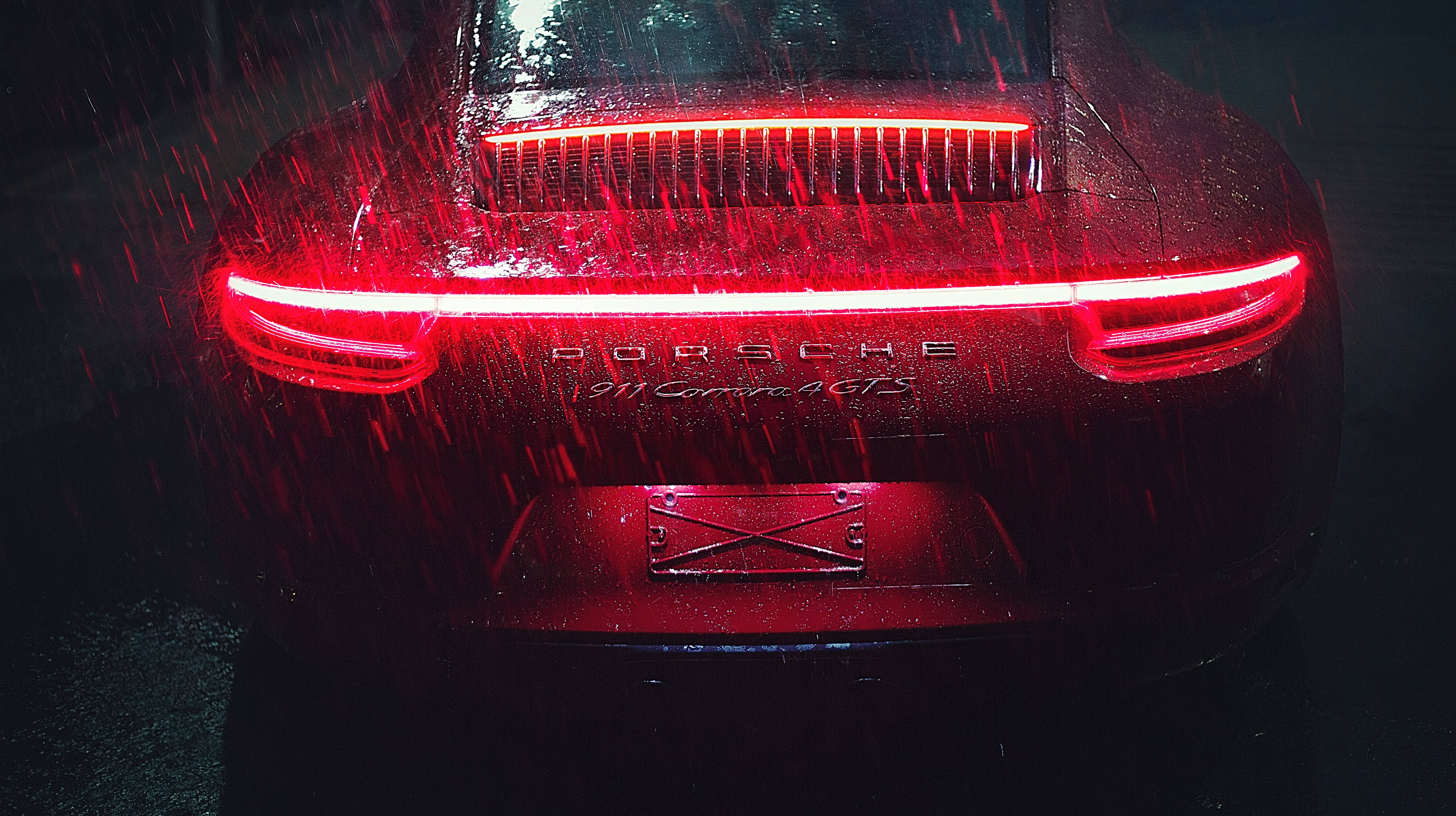 Pinakamagandang Porsche sa Ulan Wallpaper