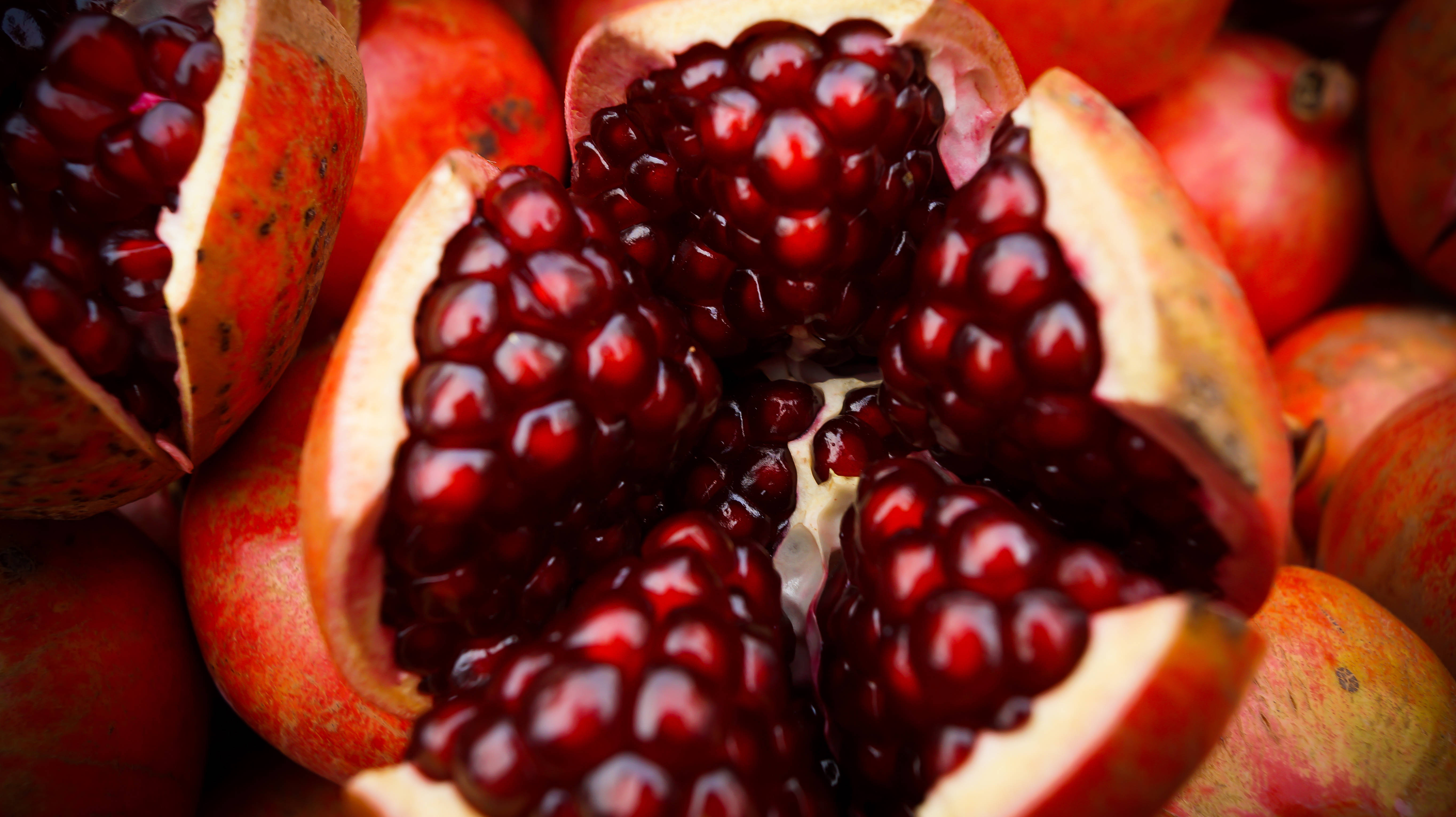 Pomegranate Ruby Red na Prutas Wallpaper