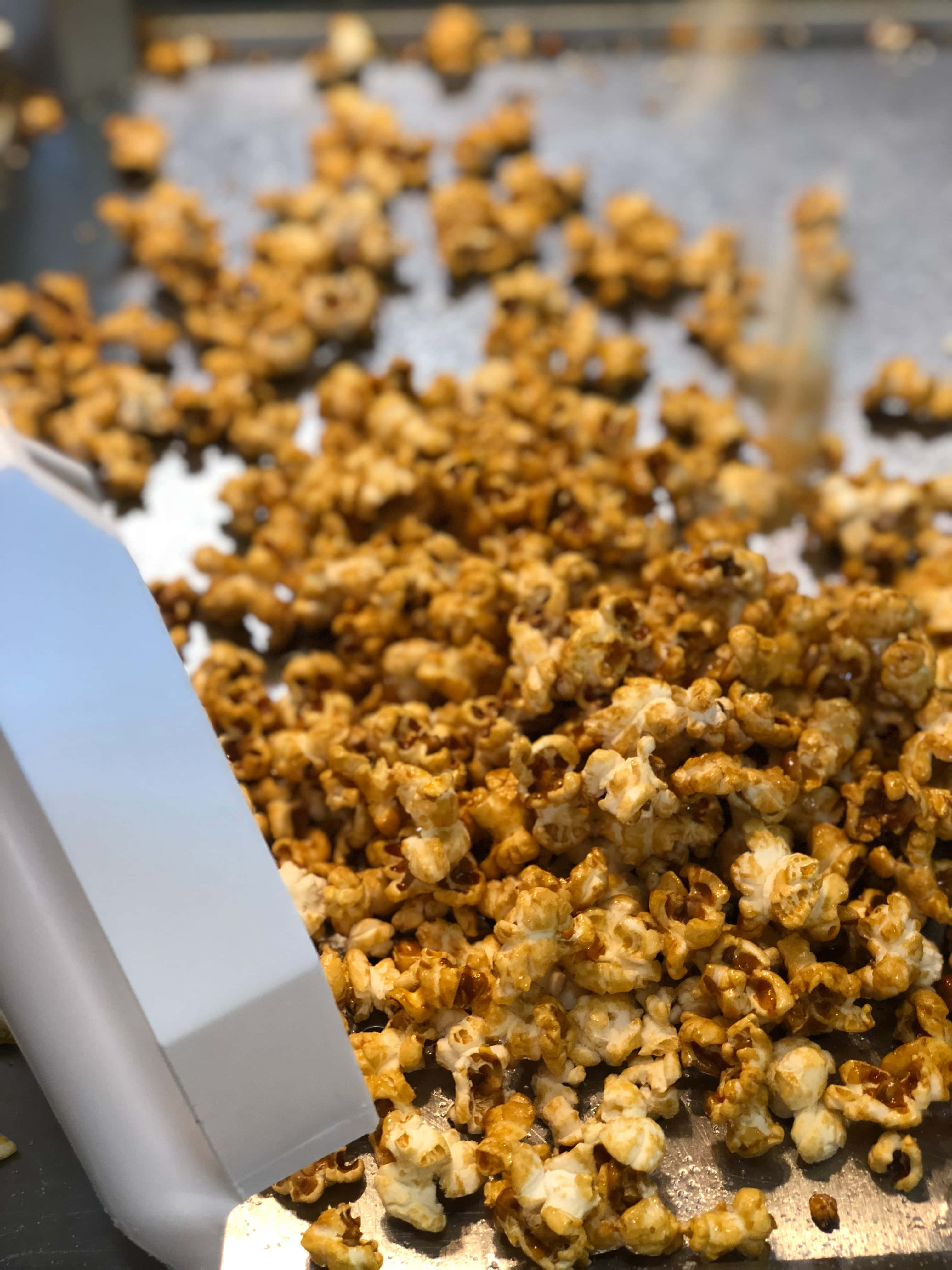 popcorn na pinuputok sa isang makina Wallpaper