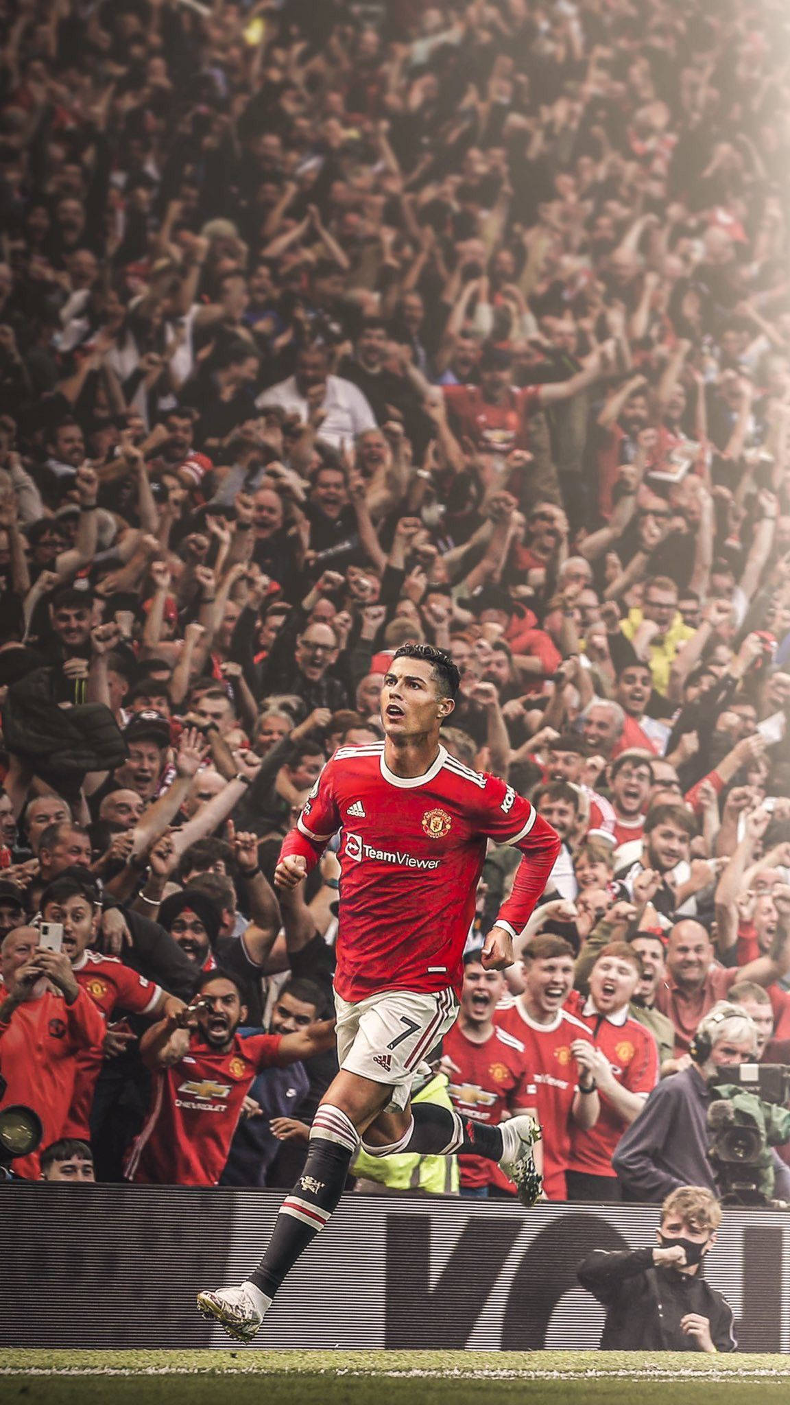 Portugal National Football Team Cristiano Sumigaw ang Crowd Wallpaper