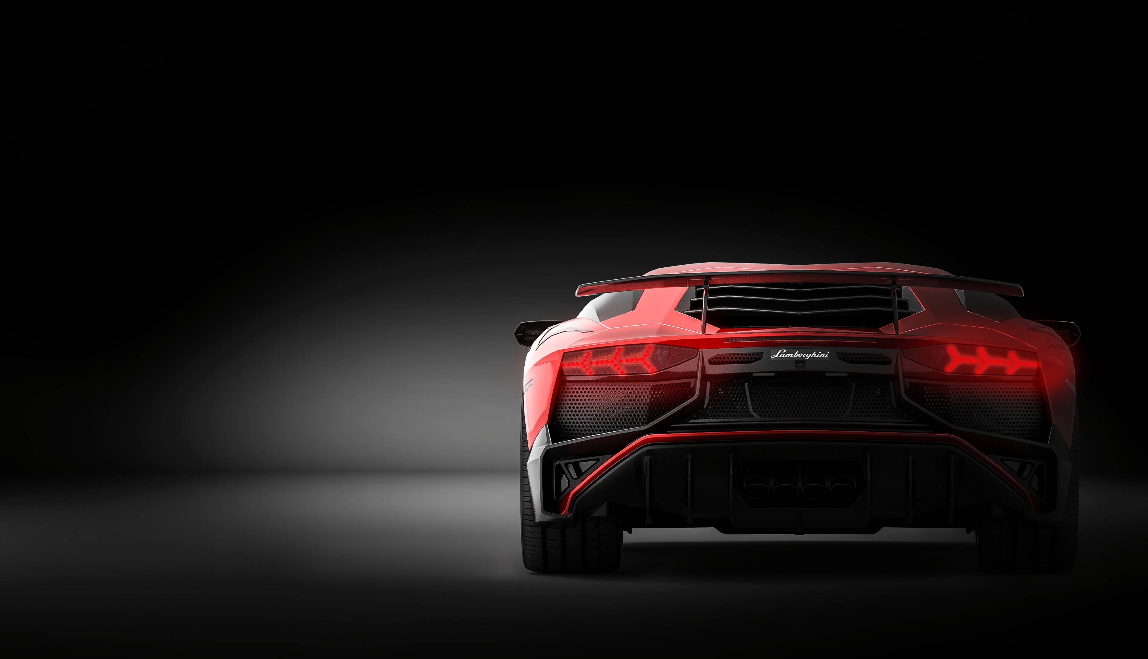 Pulang Lamborghini Aventador LP 700-4 Wallpaper