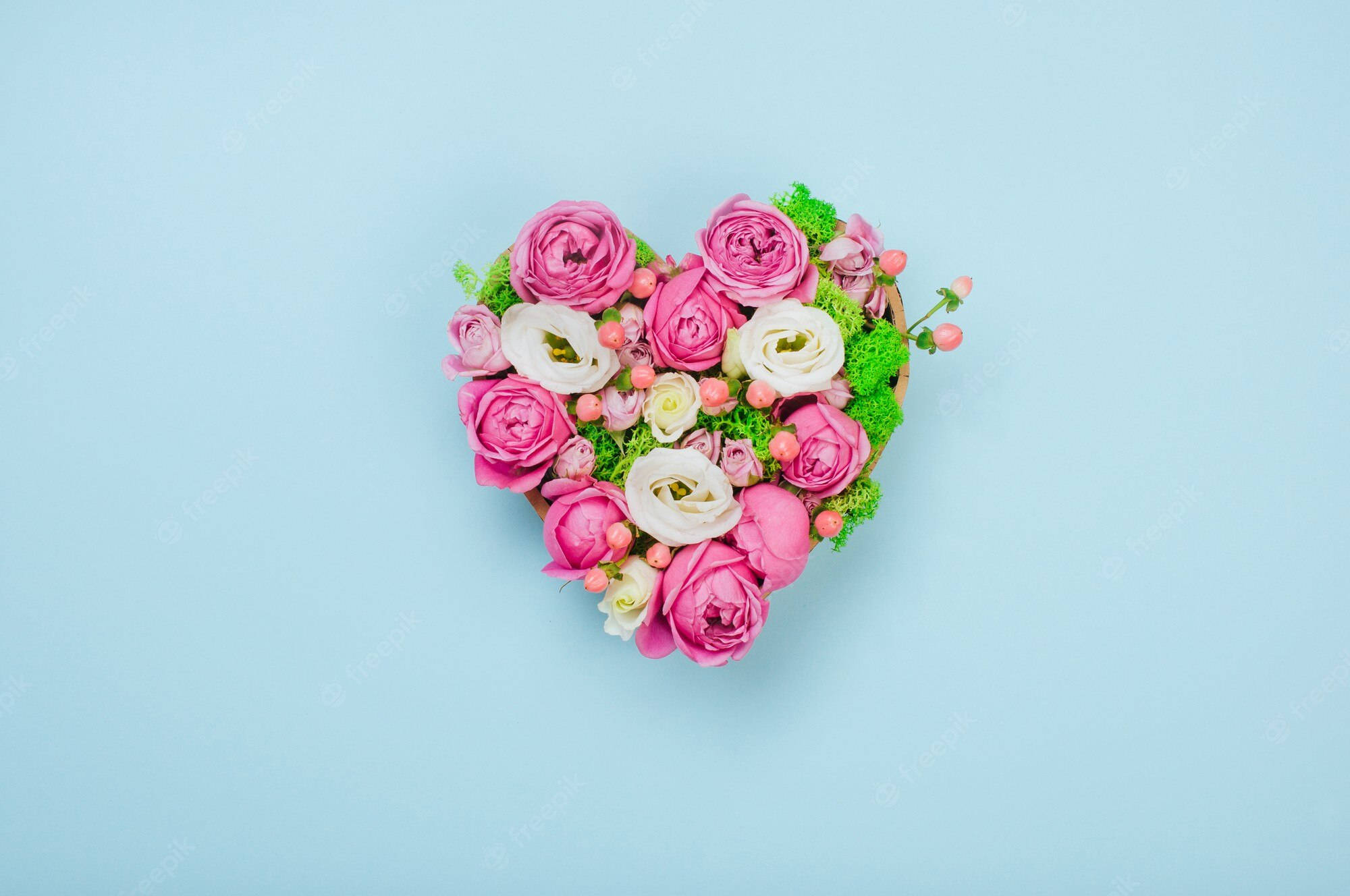 Pusong Bulaklak na May Rosas na Kulay Rosas at Puti Wallpaper