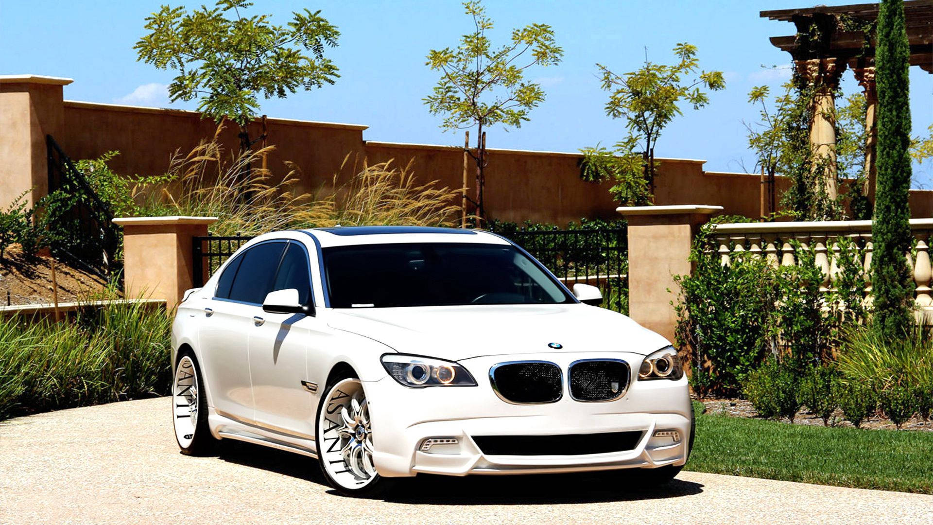 Puting BMW Asanti Tuning Wallpaper