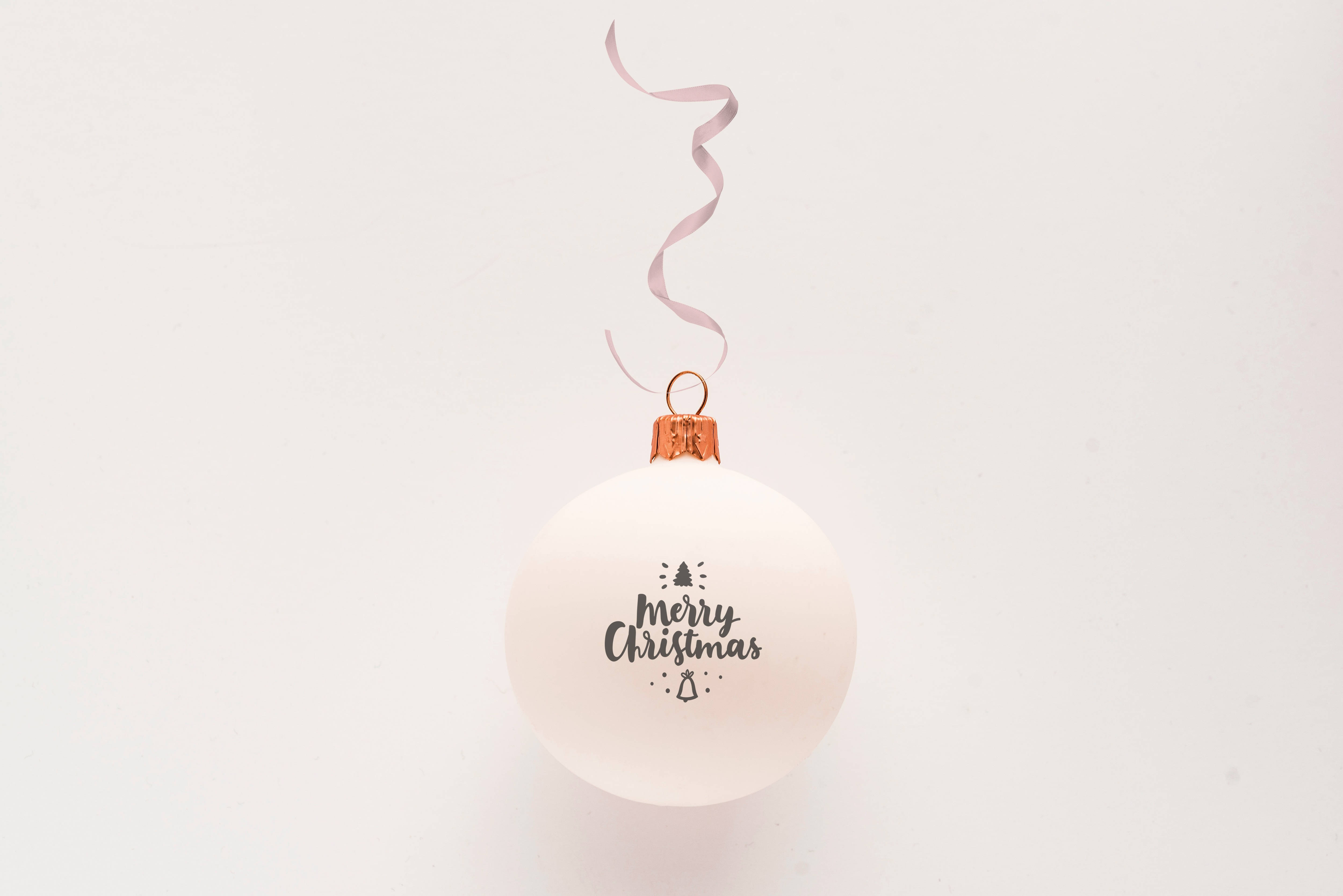 Puting Paskong Ornament Wallpaper