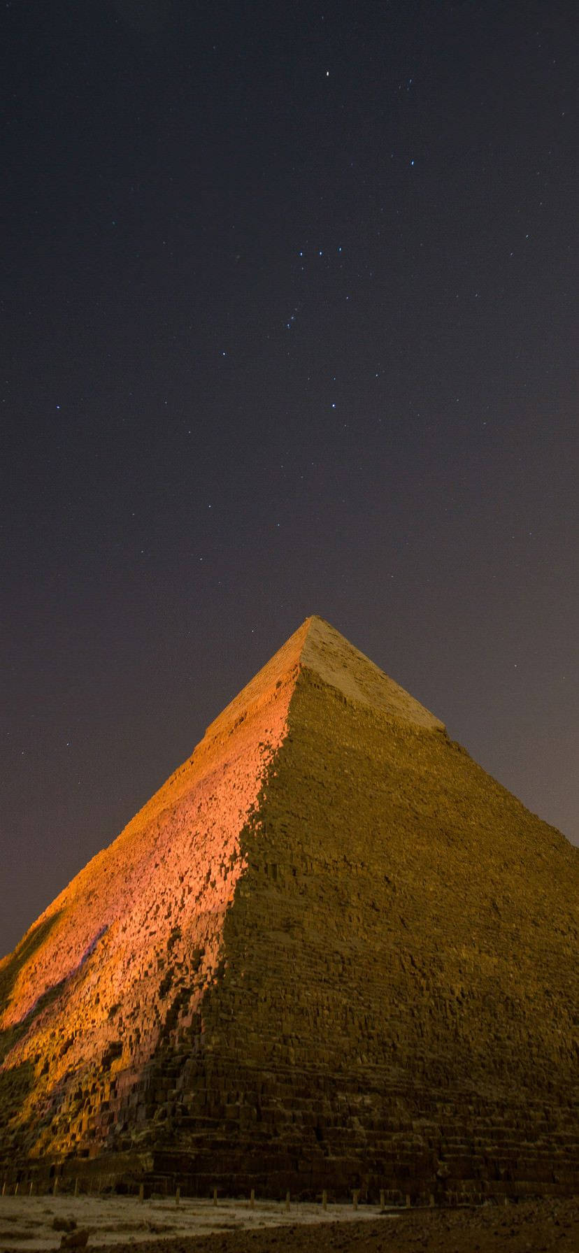 Pyramid sa Gabi iPhone XR Wallpaper