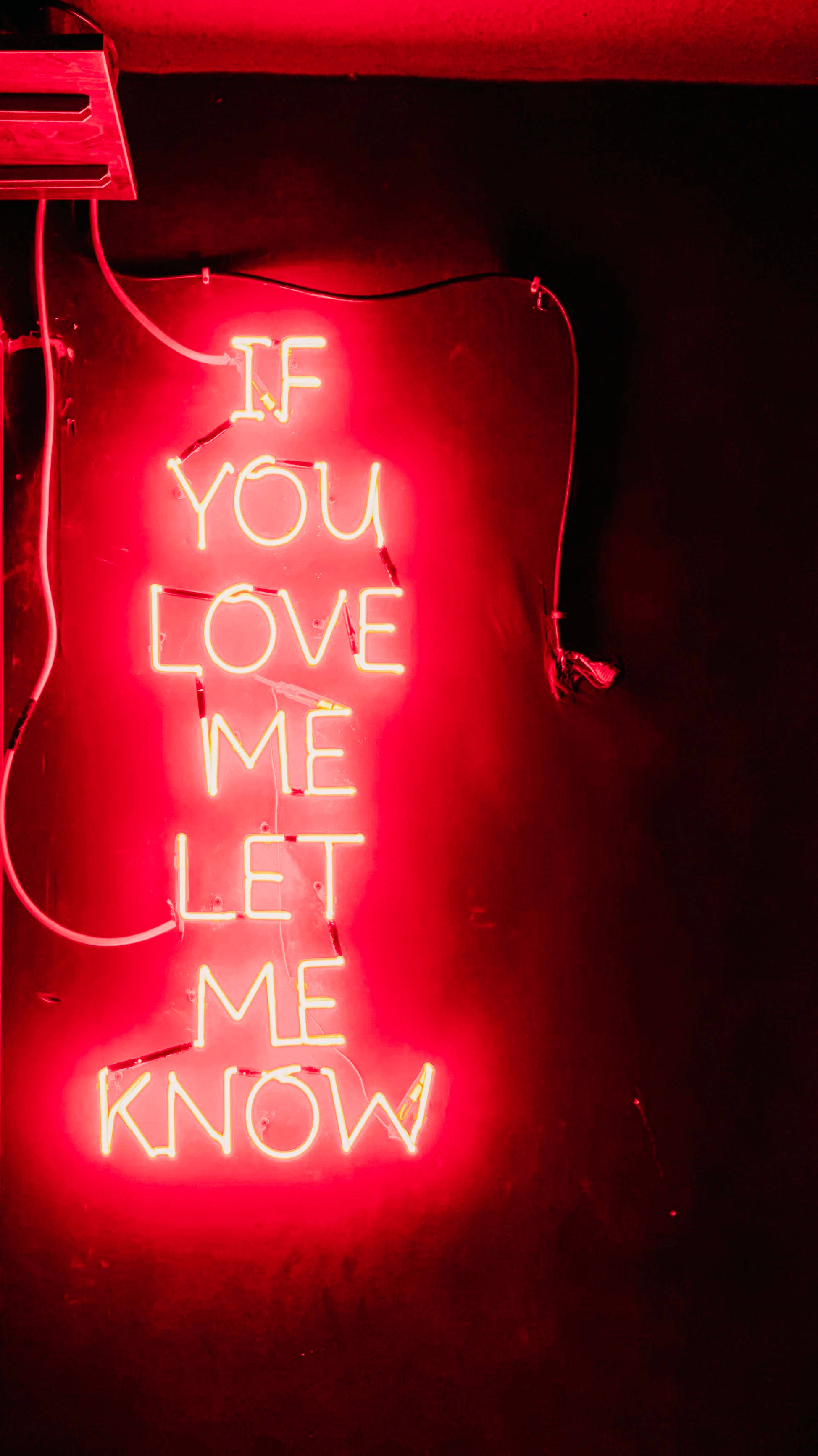 Red Neon Signage iPhone 6 Wallpaper