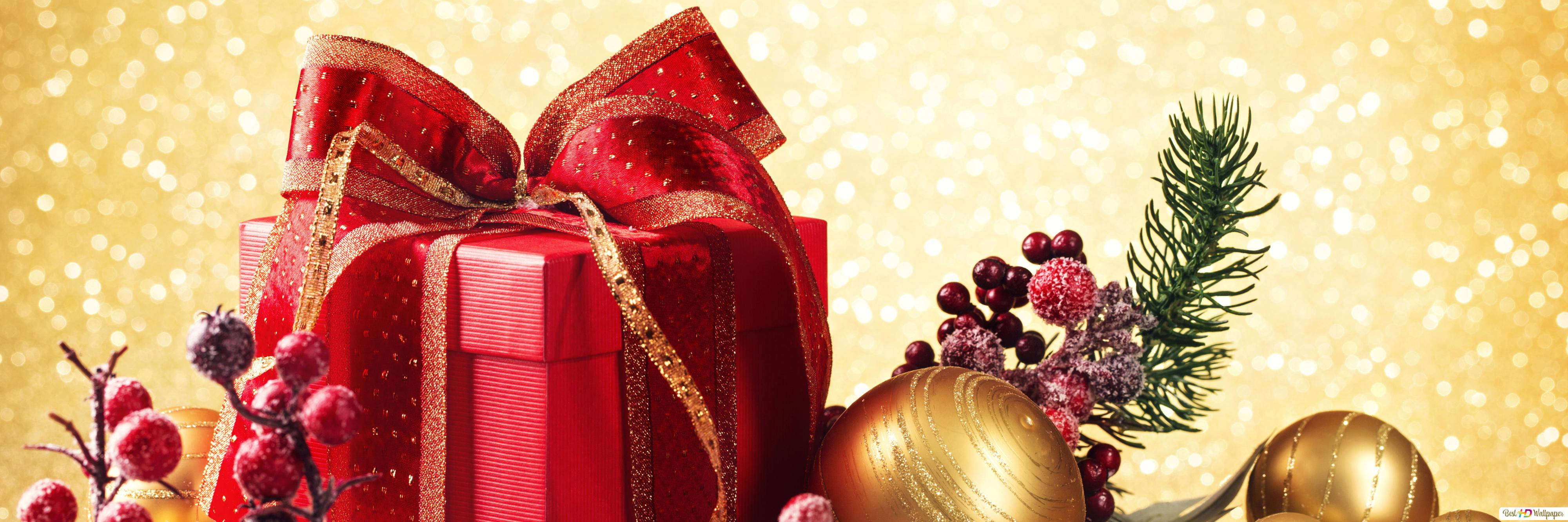 Regalong Pasko at Holiday Berries Wallpaper
