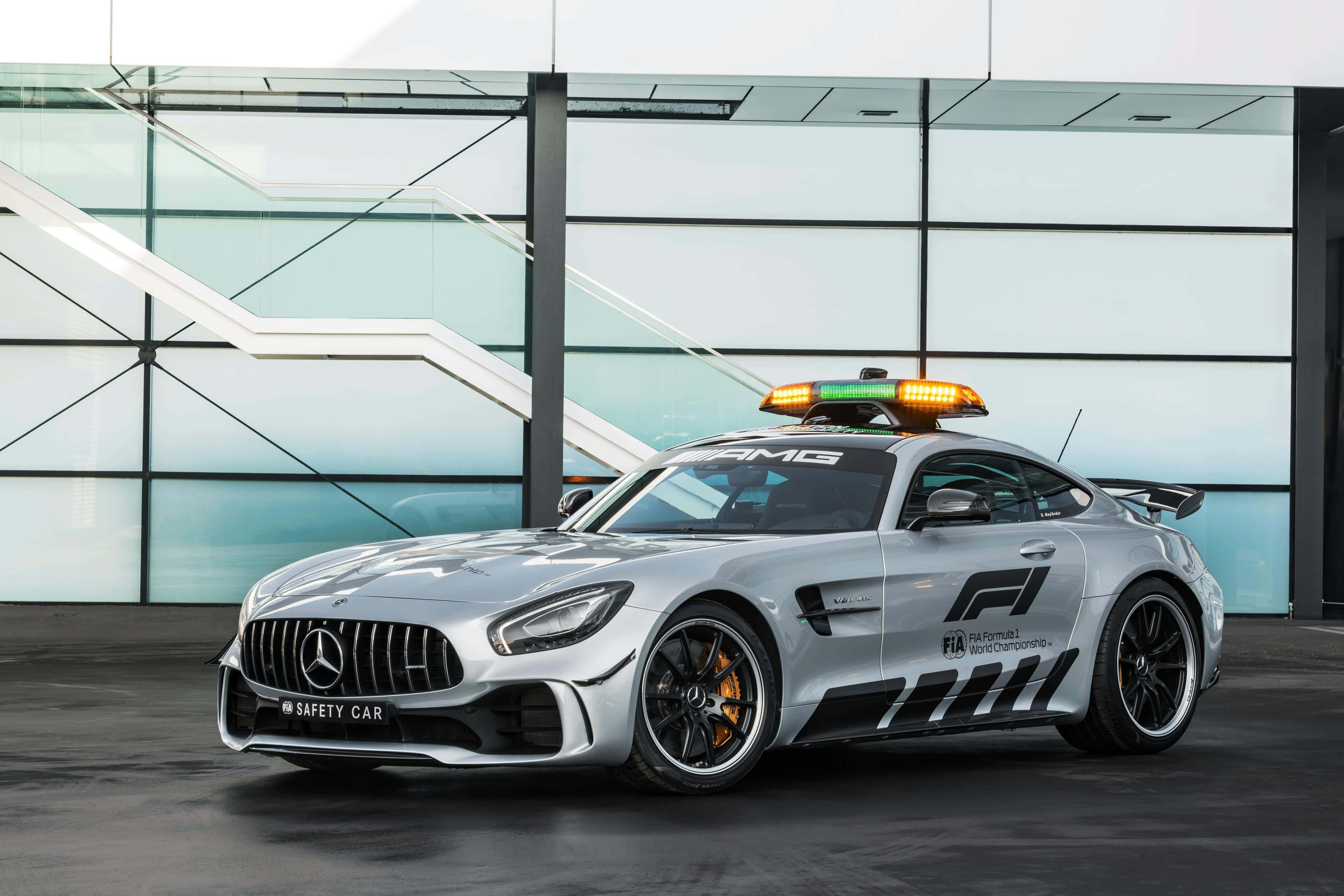 Safety Car na Namumuno sa Karera Wallpaper