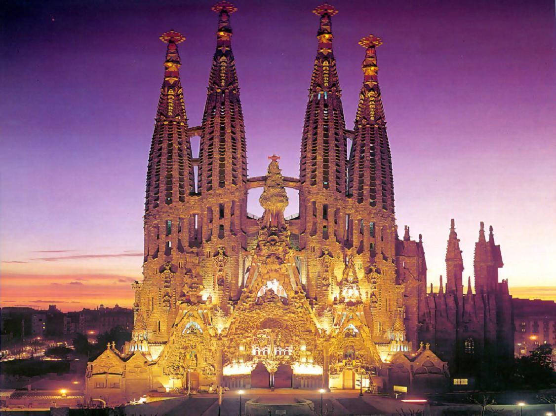 Sagrada Familia Gabing Lila ang Langit Wallpaper