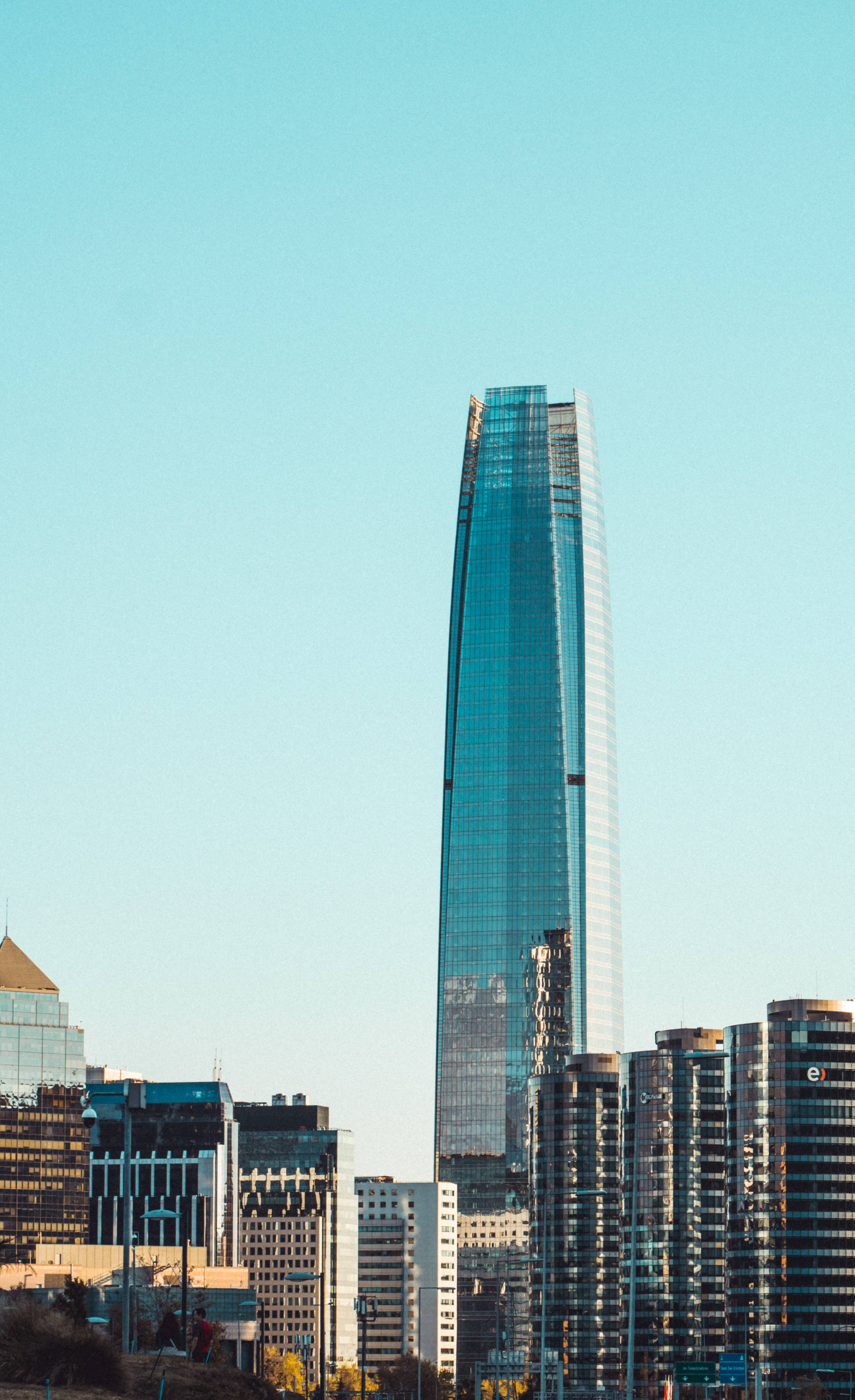 Santiago Chile Costanera Center Asul na Langit Wallpaper