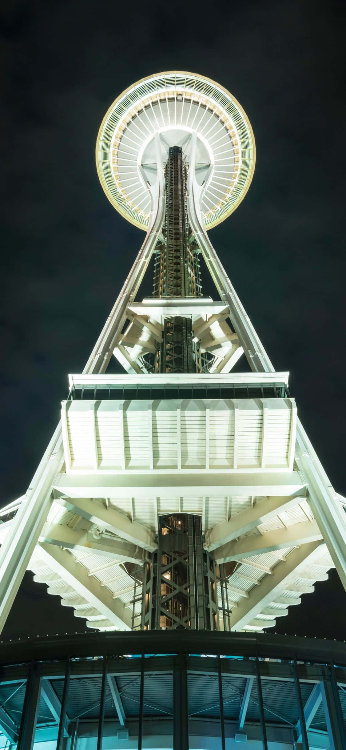 Seattle Skyline na Kumikislap sa Gabi Wallpaper