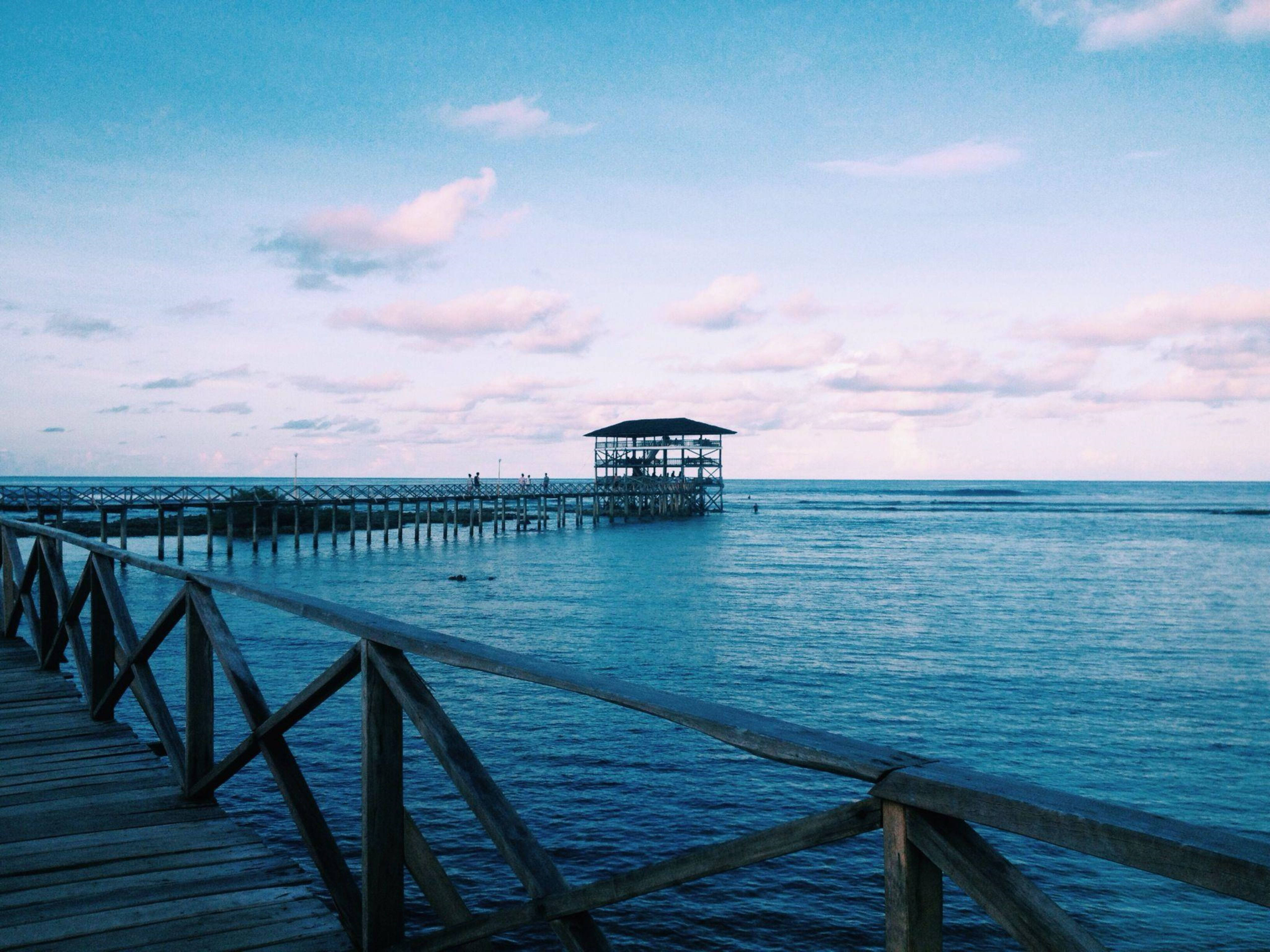 Piyer ng Cloud 9 ng Isla ng Siargao Wallpaper