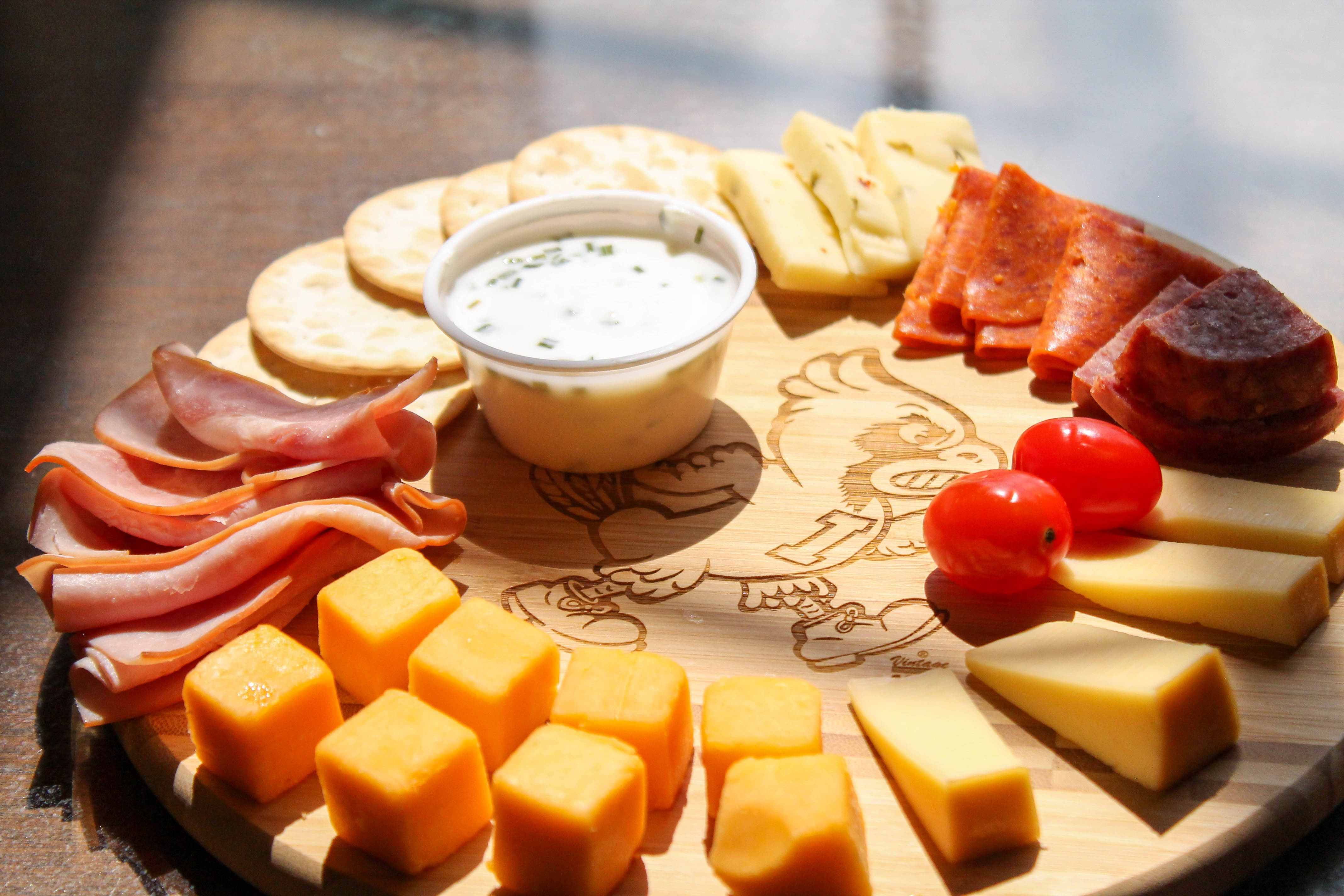 Simpleng Keso at Karne na Platter Wallpaper