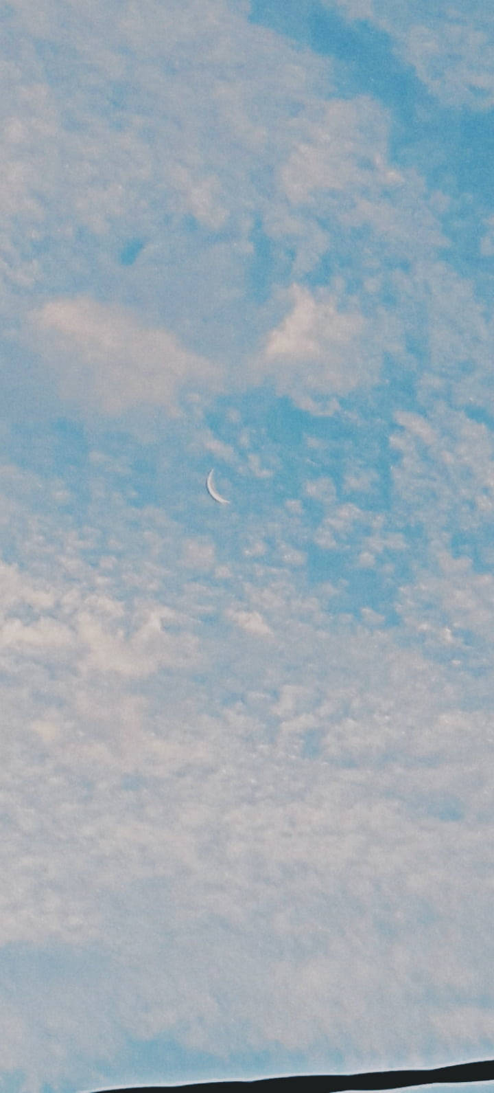 Simpleng Asul na Estetikong Gasuklay na Buwan Wallpaper